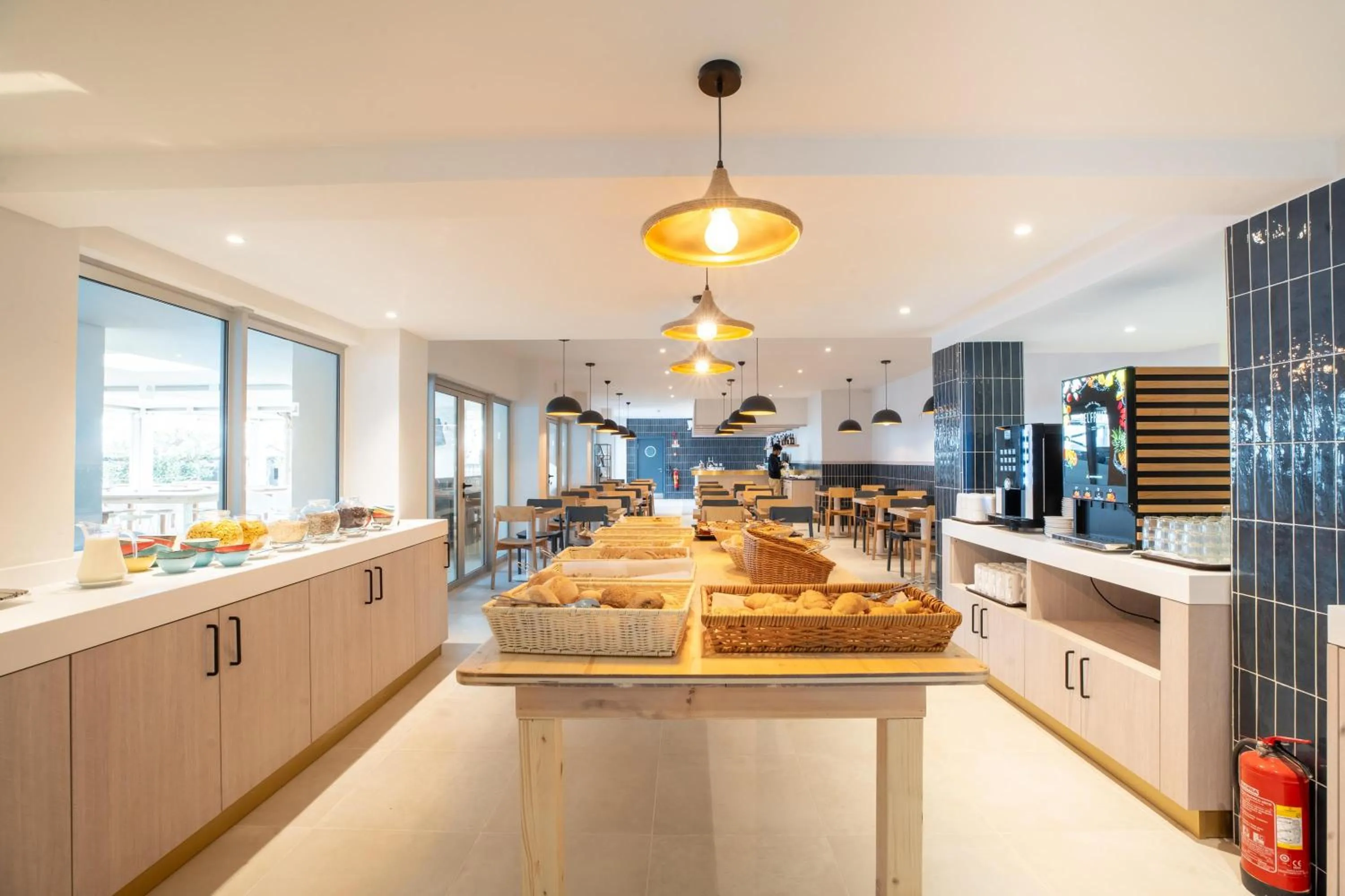 Restaurant/places to eat in Aqualuz Lagos by The Editory