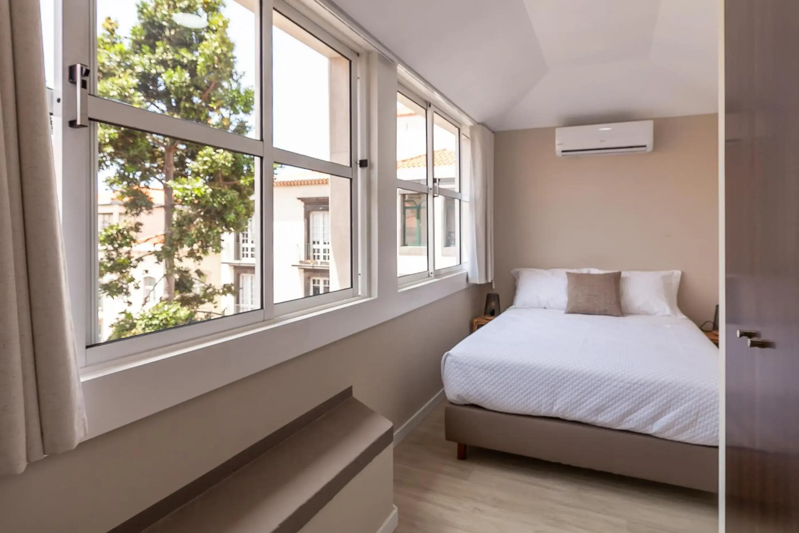 Double Room with Private Bathroom in Zarco B&B Bed & Breakfast Double Room with Private Bathroom in Zarco B&B Bed & Breakfast