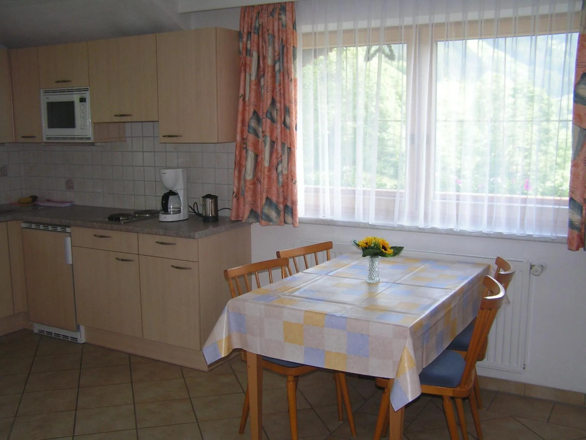 Kitchen or kitchenette in Alpenview Lechtal