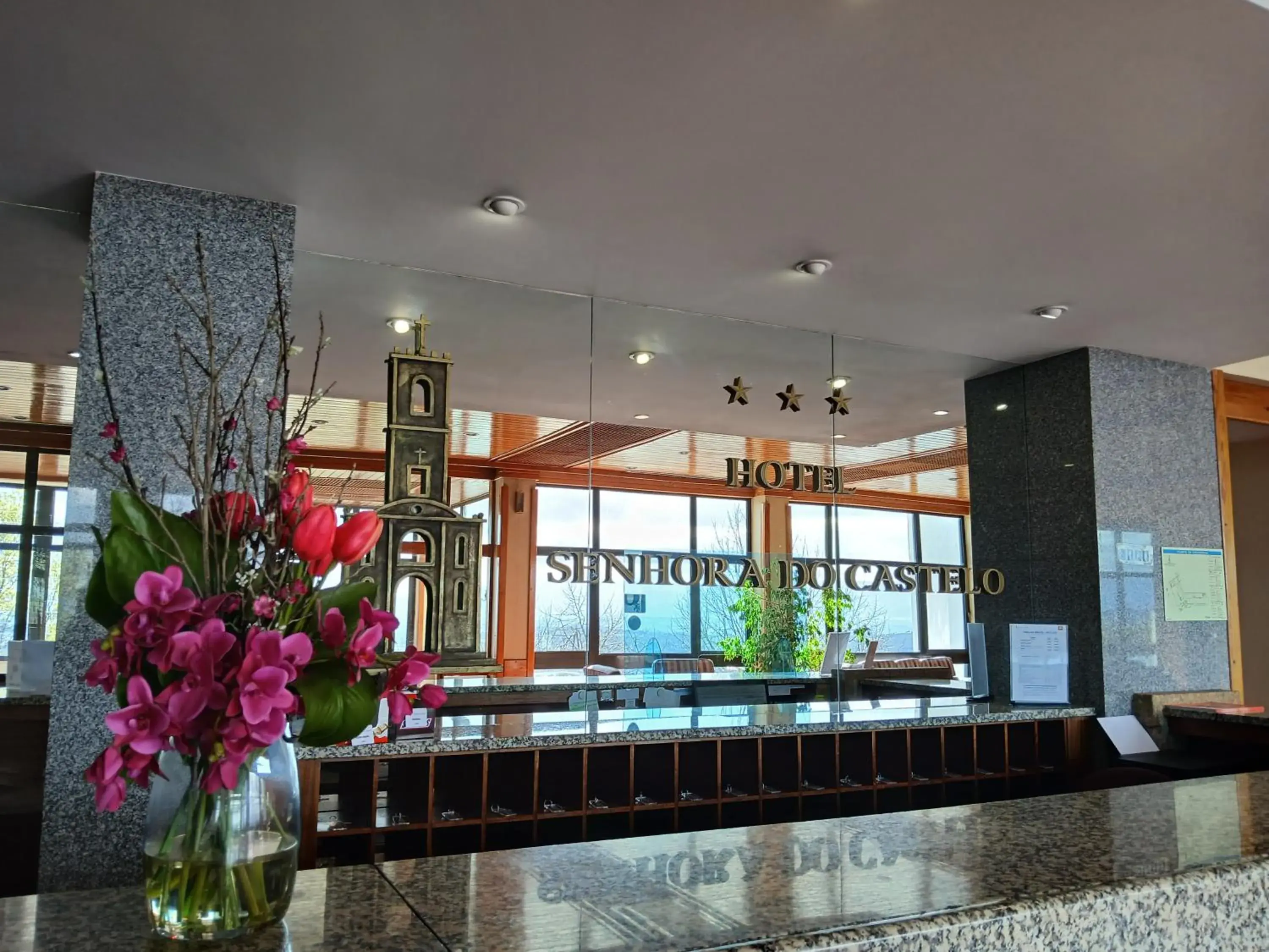 Lobby or reception in Hotel Senhora do Castelo Lobby or reception in Hotel Senhora do Castelo