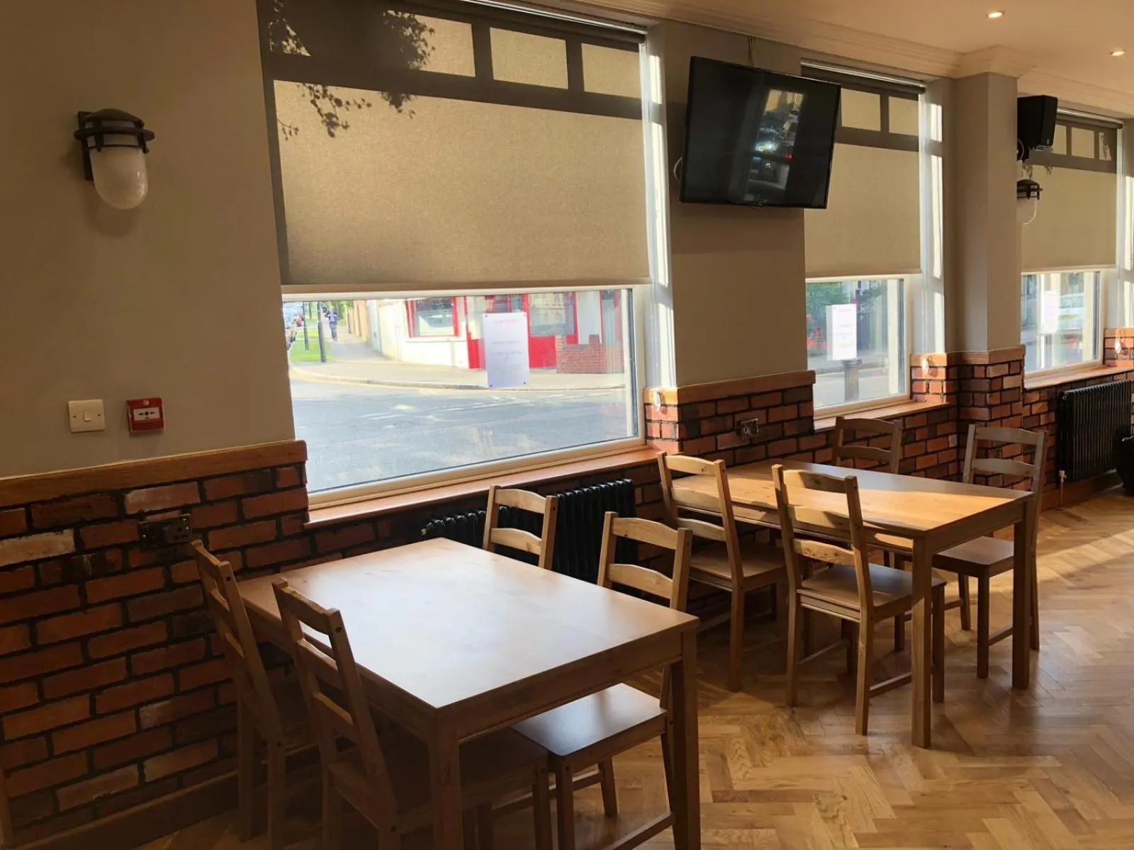 TV and multimedia in The Six Bells Hotel