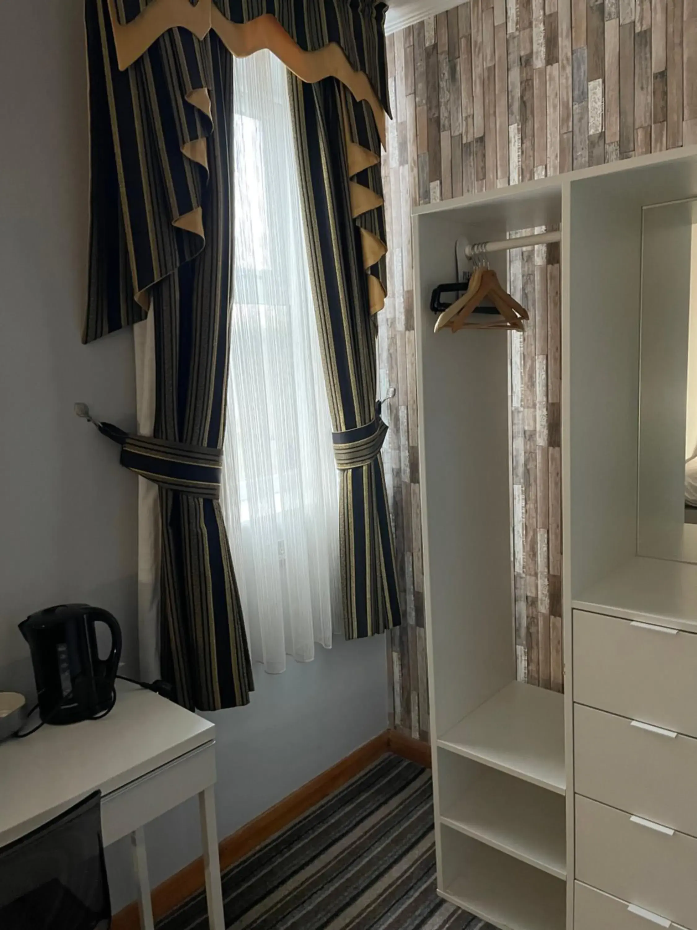 Single Room in The Six Bells Hotel Single Room in The Six Bells Hotel