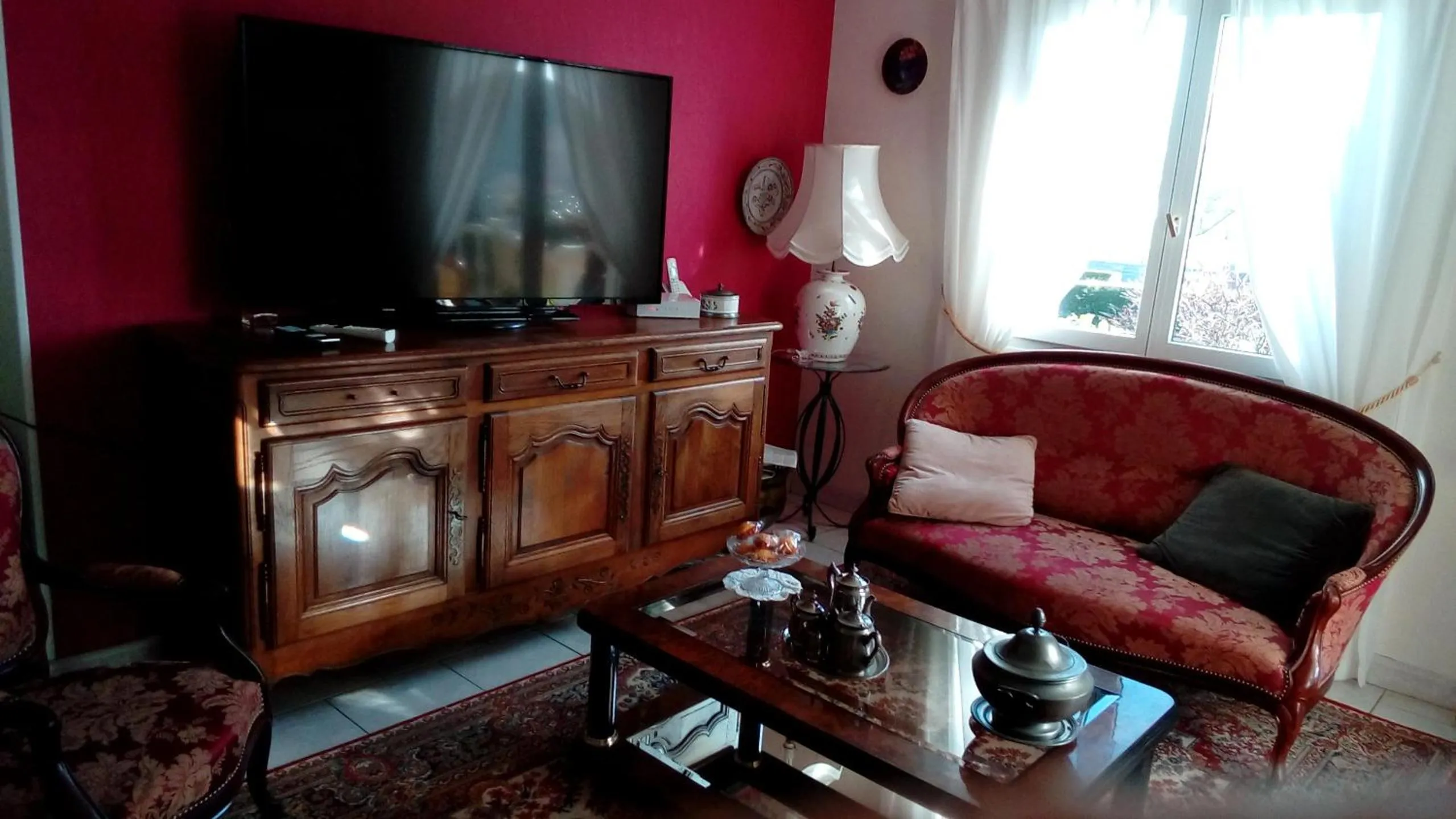 Communal lounge/ TV room in Les Hortensias