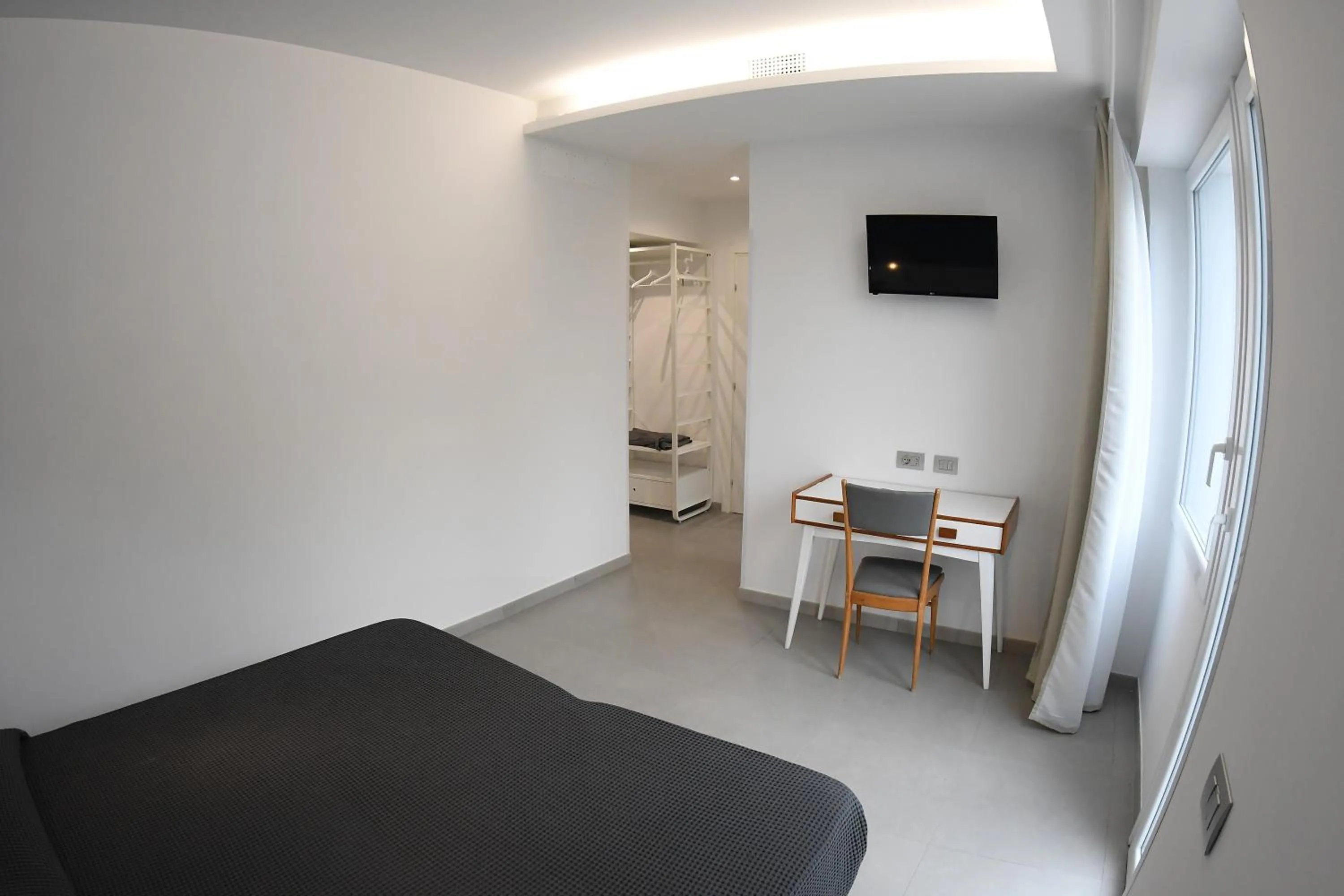 Photo of the whole room, Bed in Golden Beach Residence