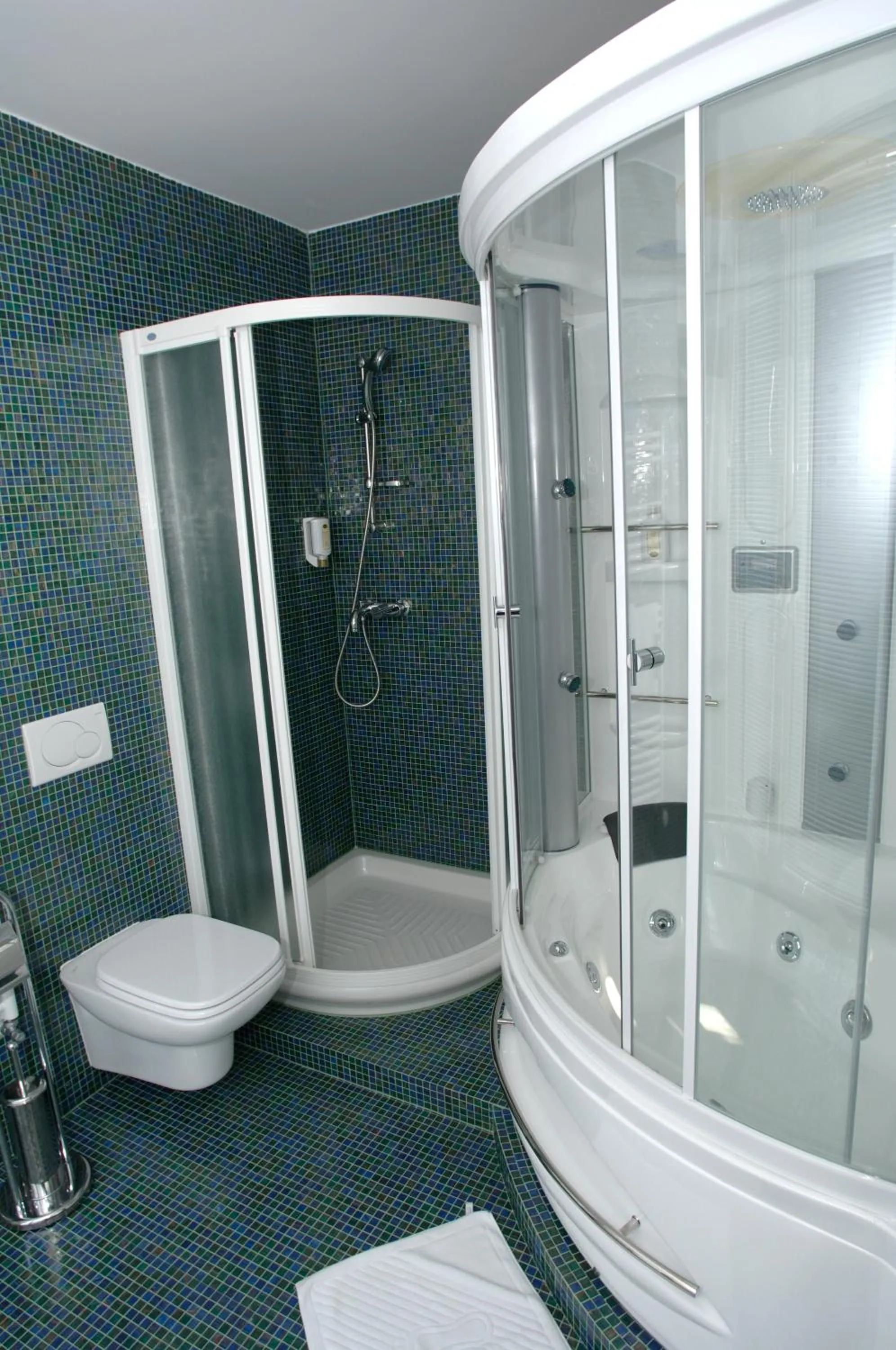 Shower in Hotel Creina