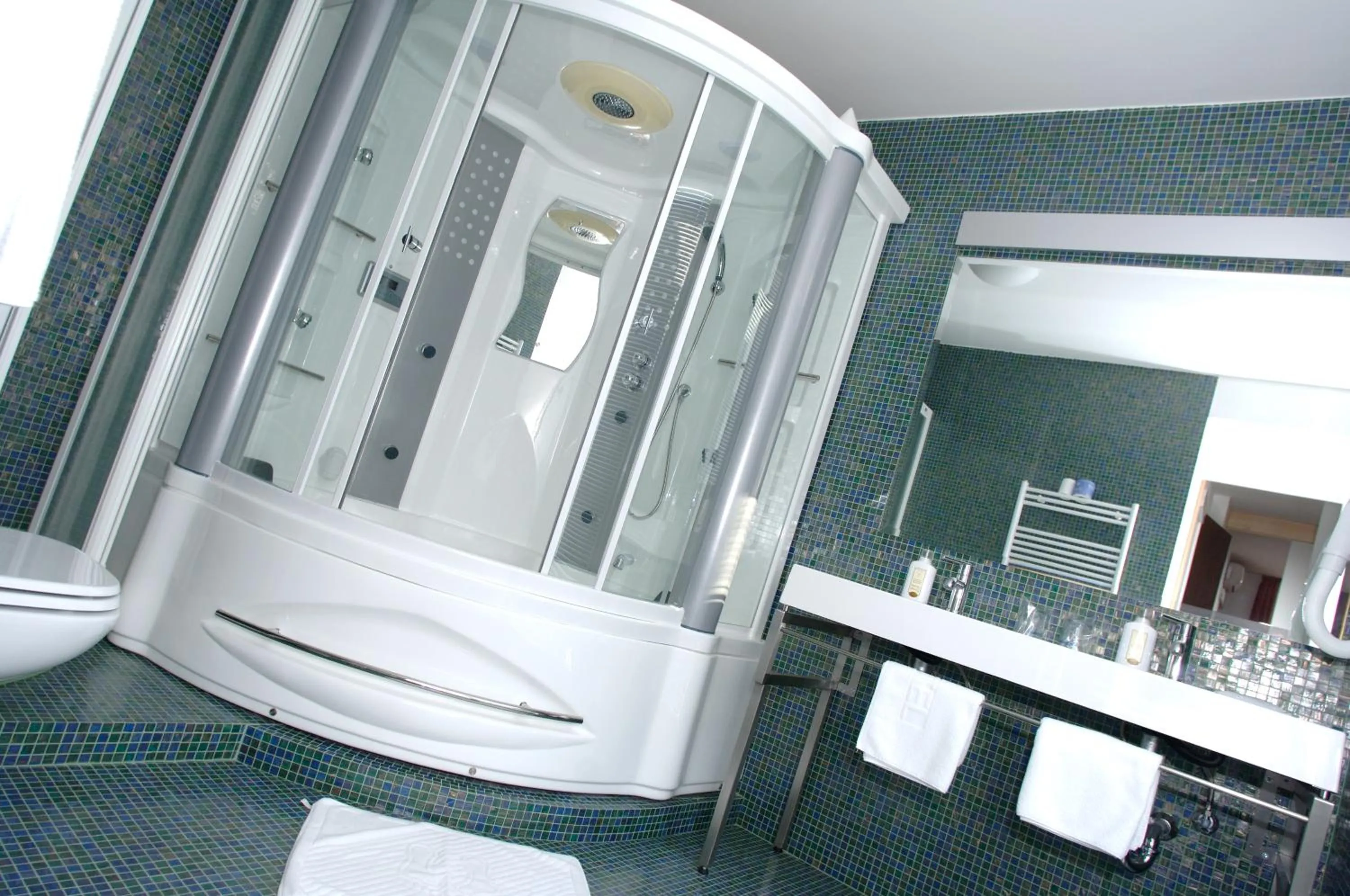 Shower in Hotel Creina