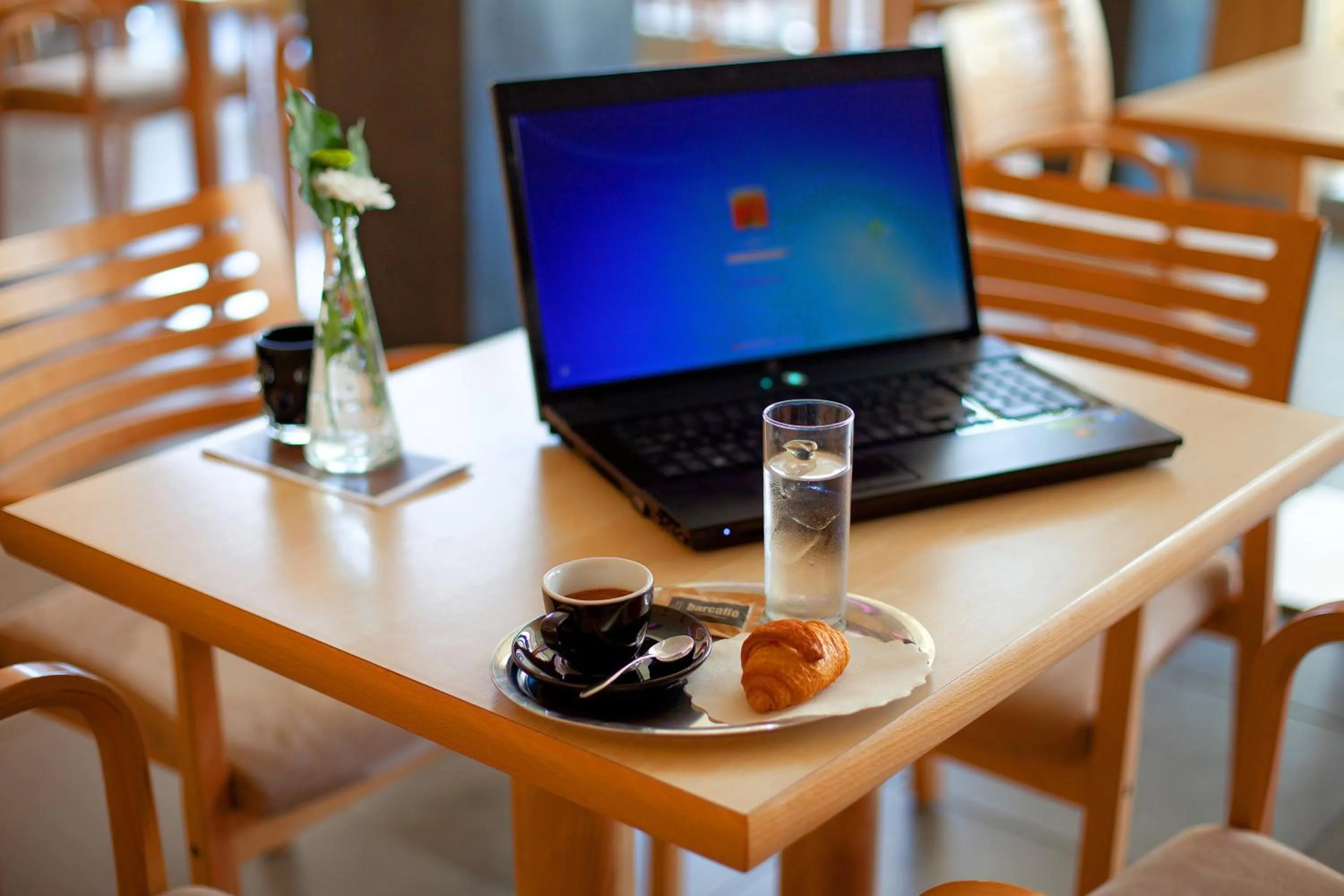 Restaurant/places to eat in Hotel Creina