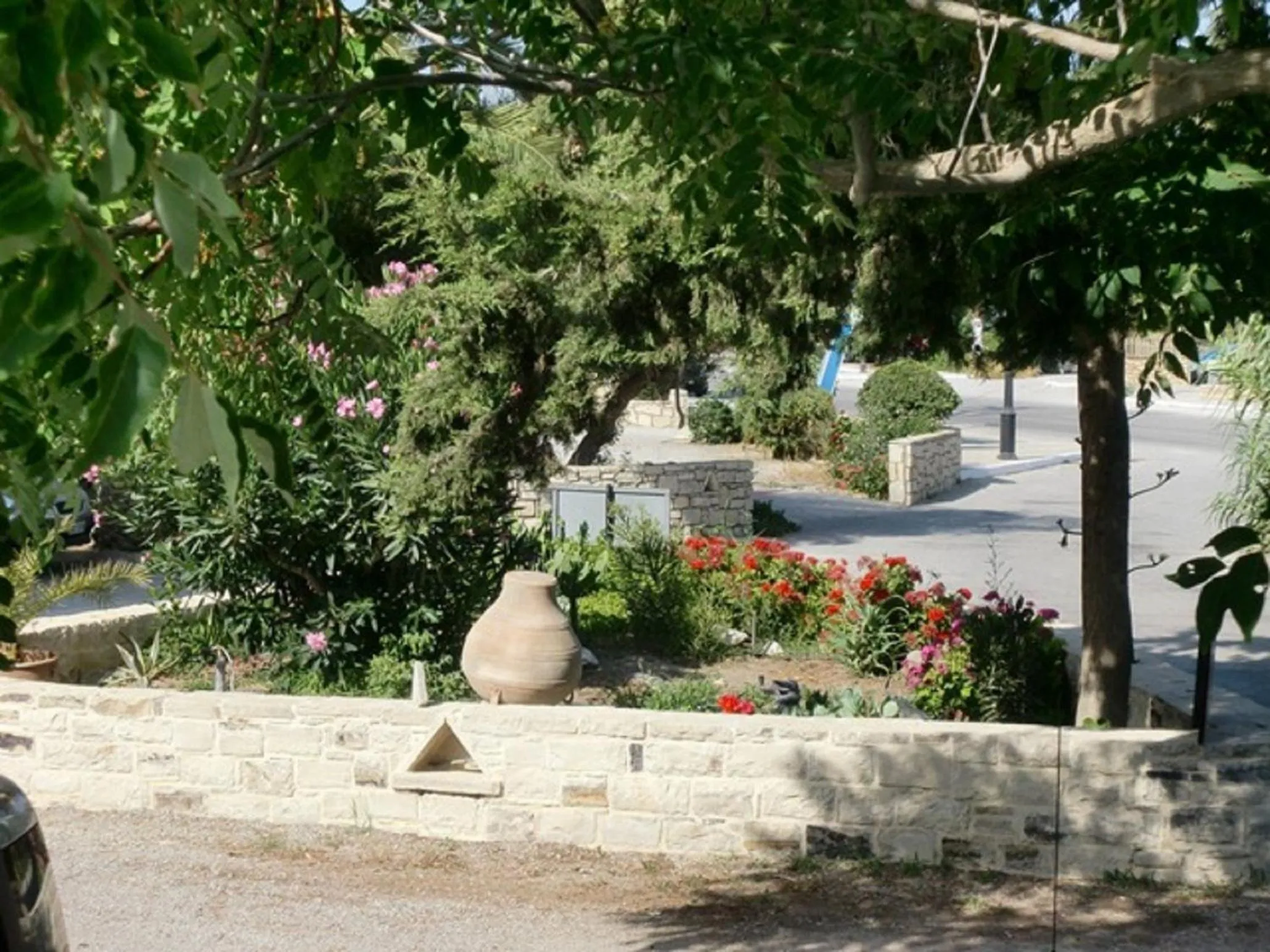 Facade/entrance in Hotel Neos Matala