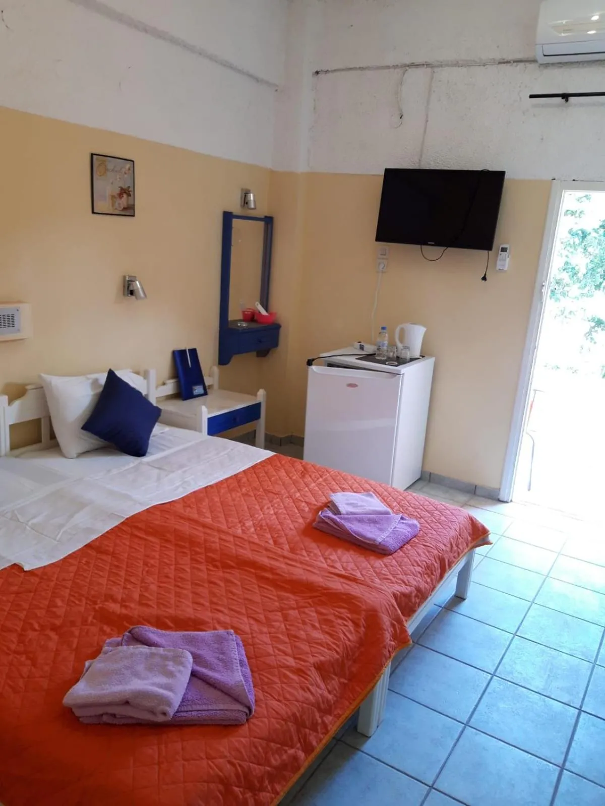 Bedroom, Bed in Hotel Neos Matala