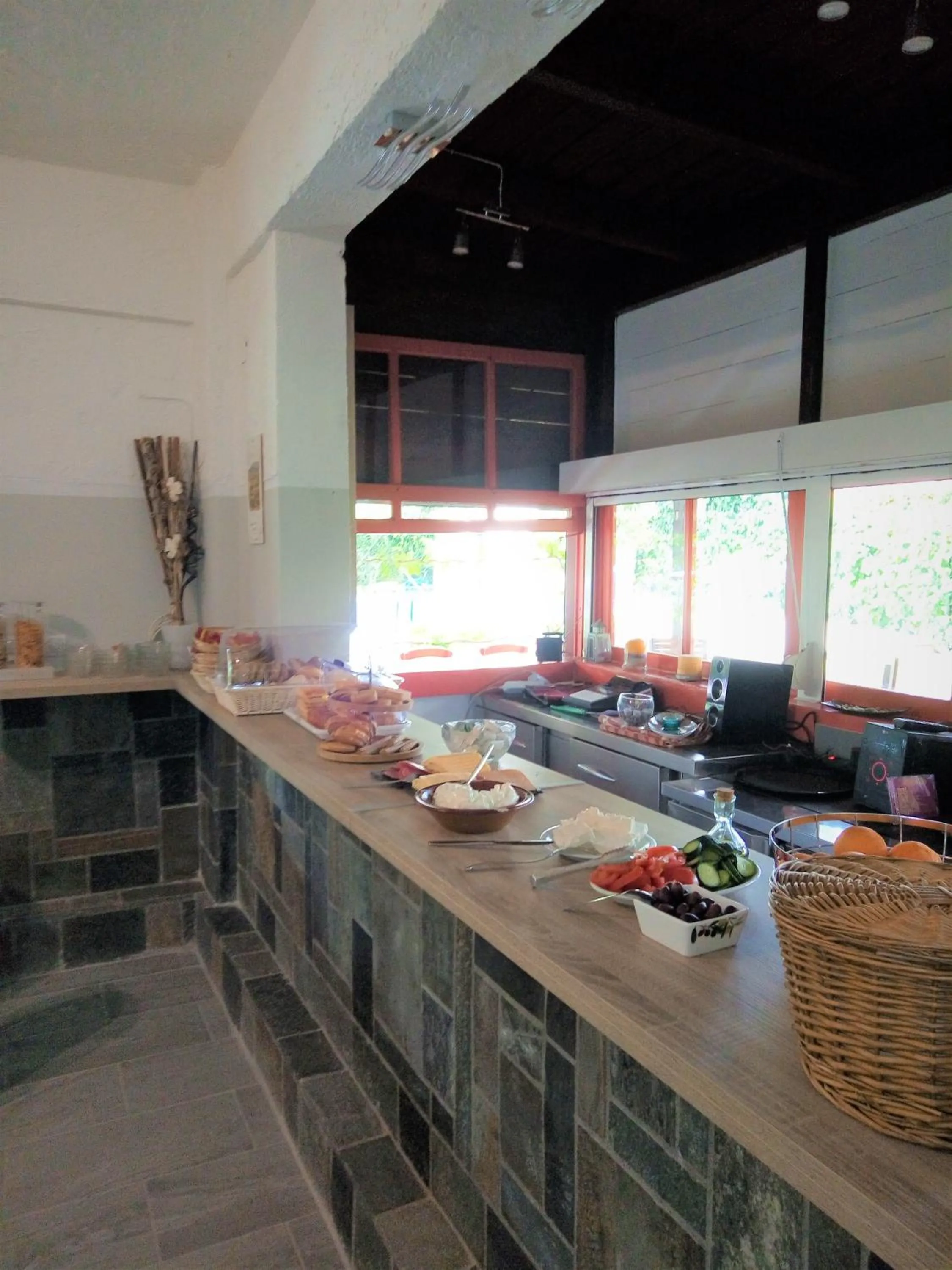 Buffet breakfast in Hotel Neos Matala