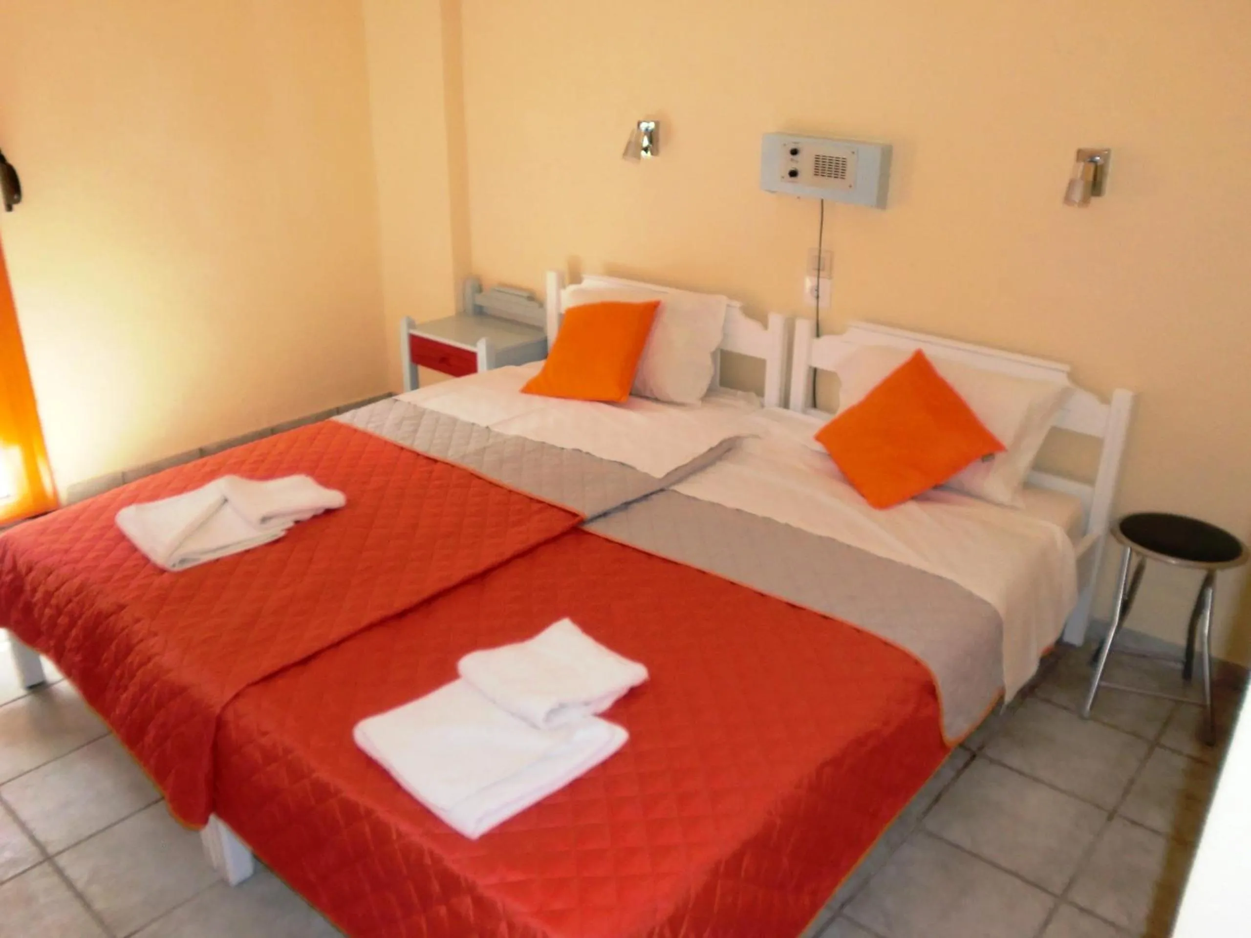 Photo of the whole room, Bed in Hotel Neos Matala