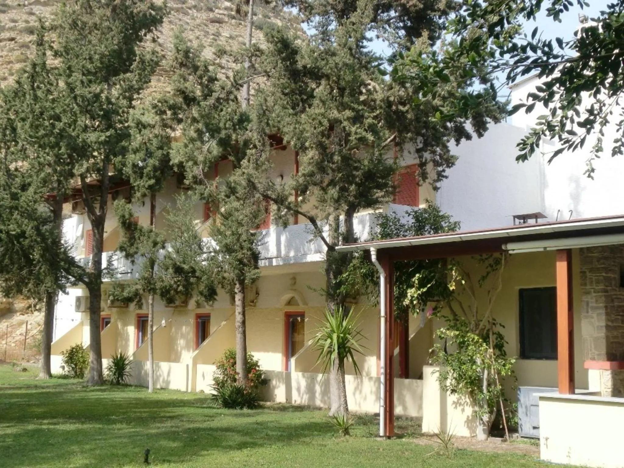 Facade/entrance in Hotel Neos Matala