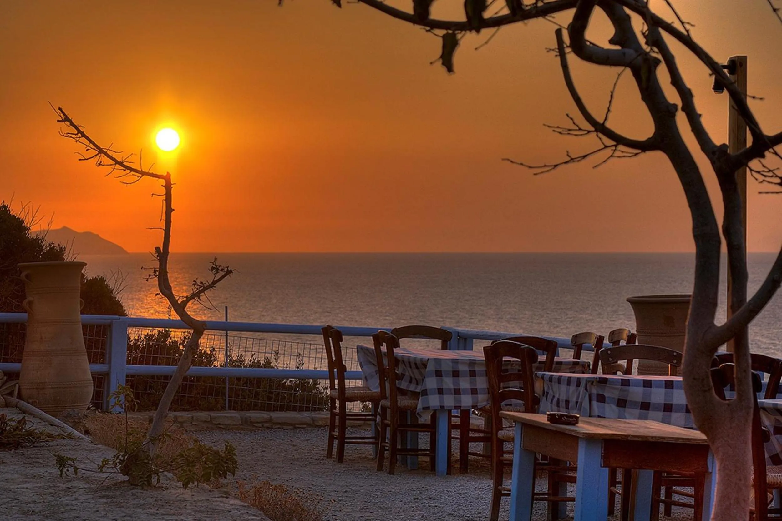 Night in Hotel Neos Matala