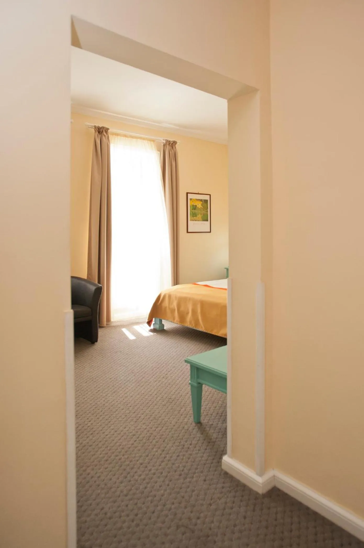 Shower, Bed in Hotel Bastion