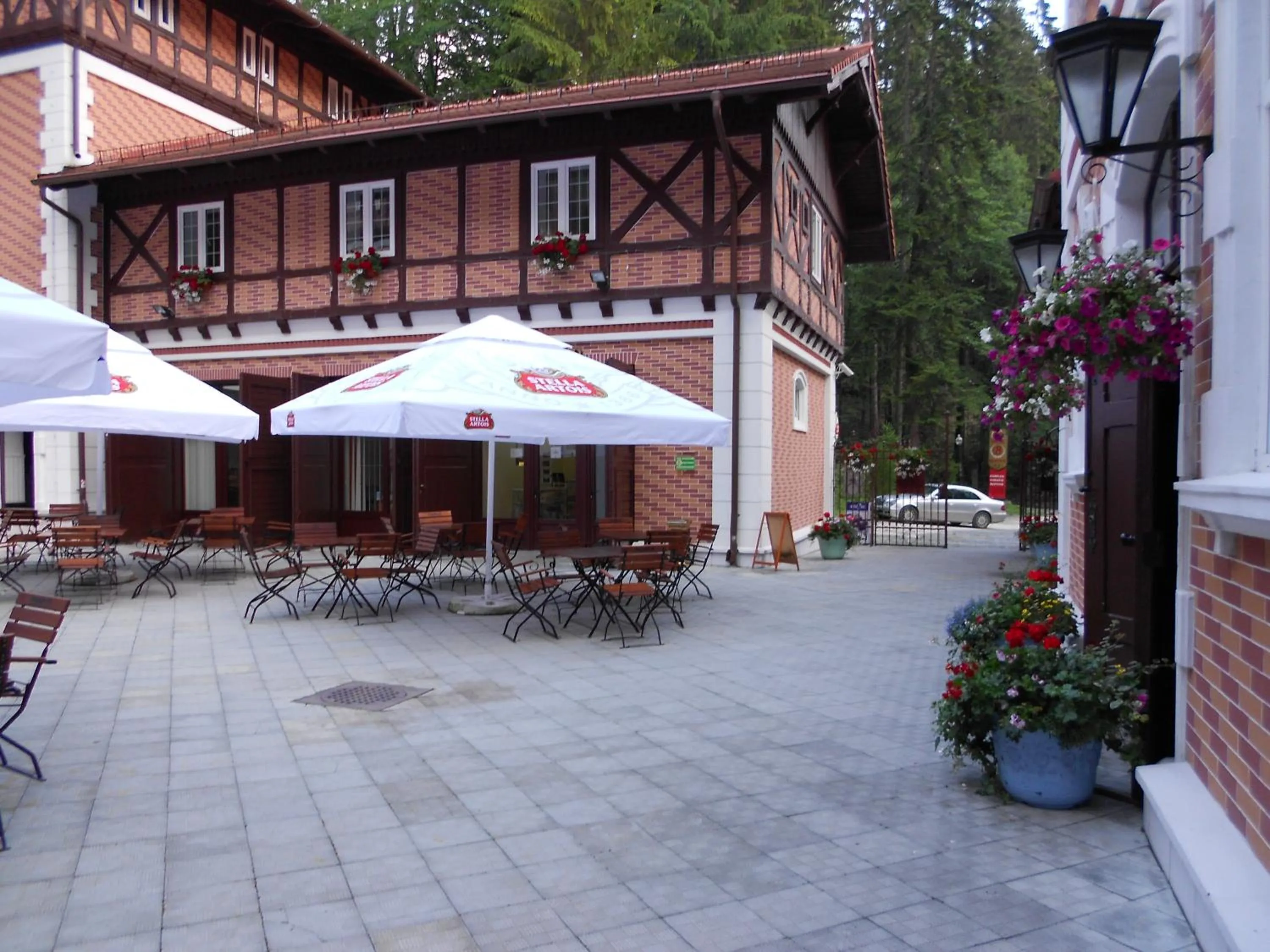 Patio in Hotel Bastion