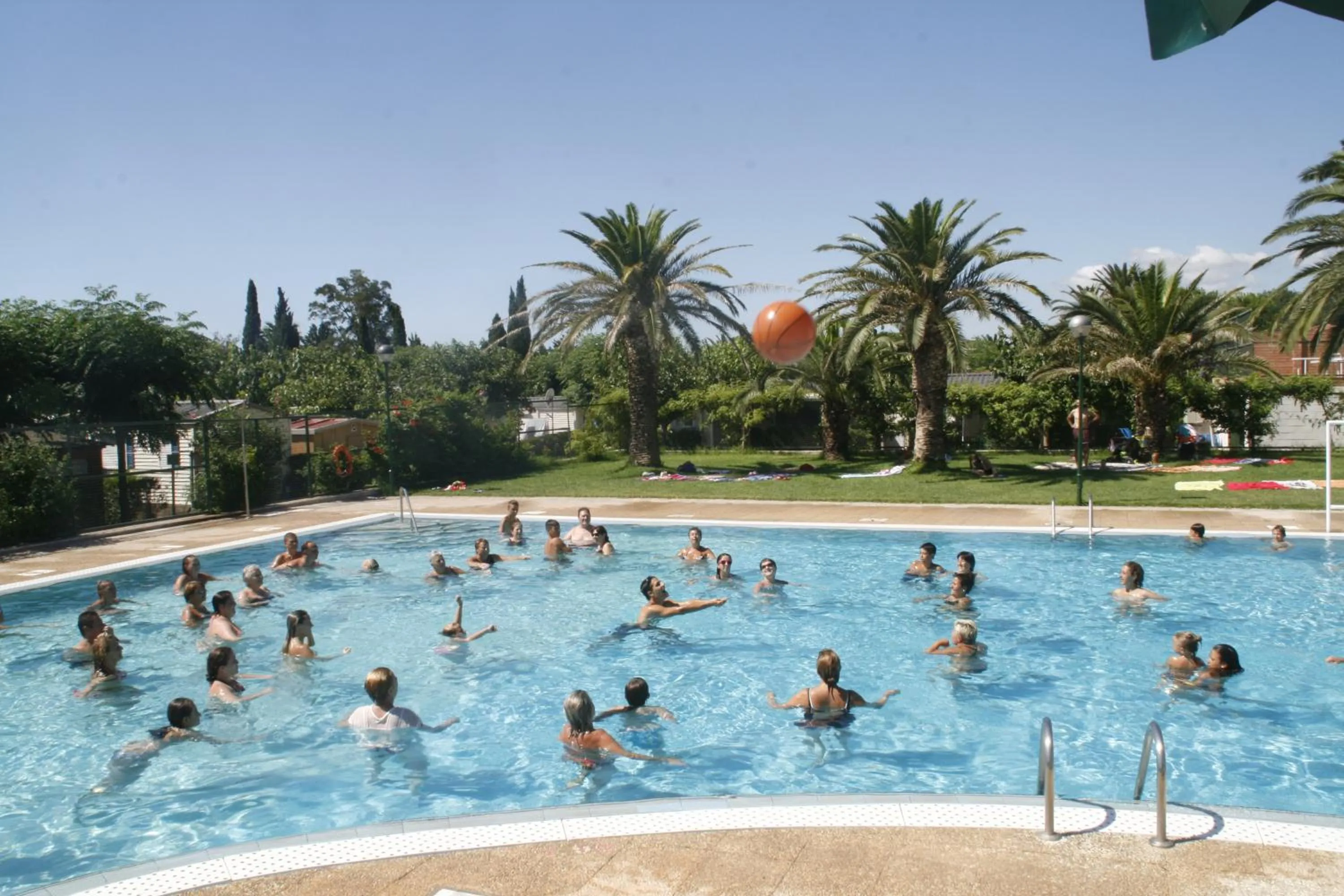 Swimming pool in Camping Playa y Fiesta