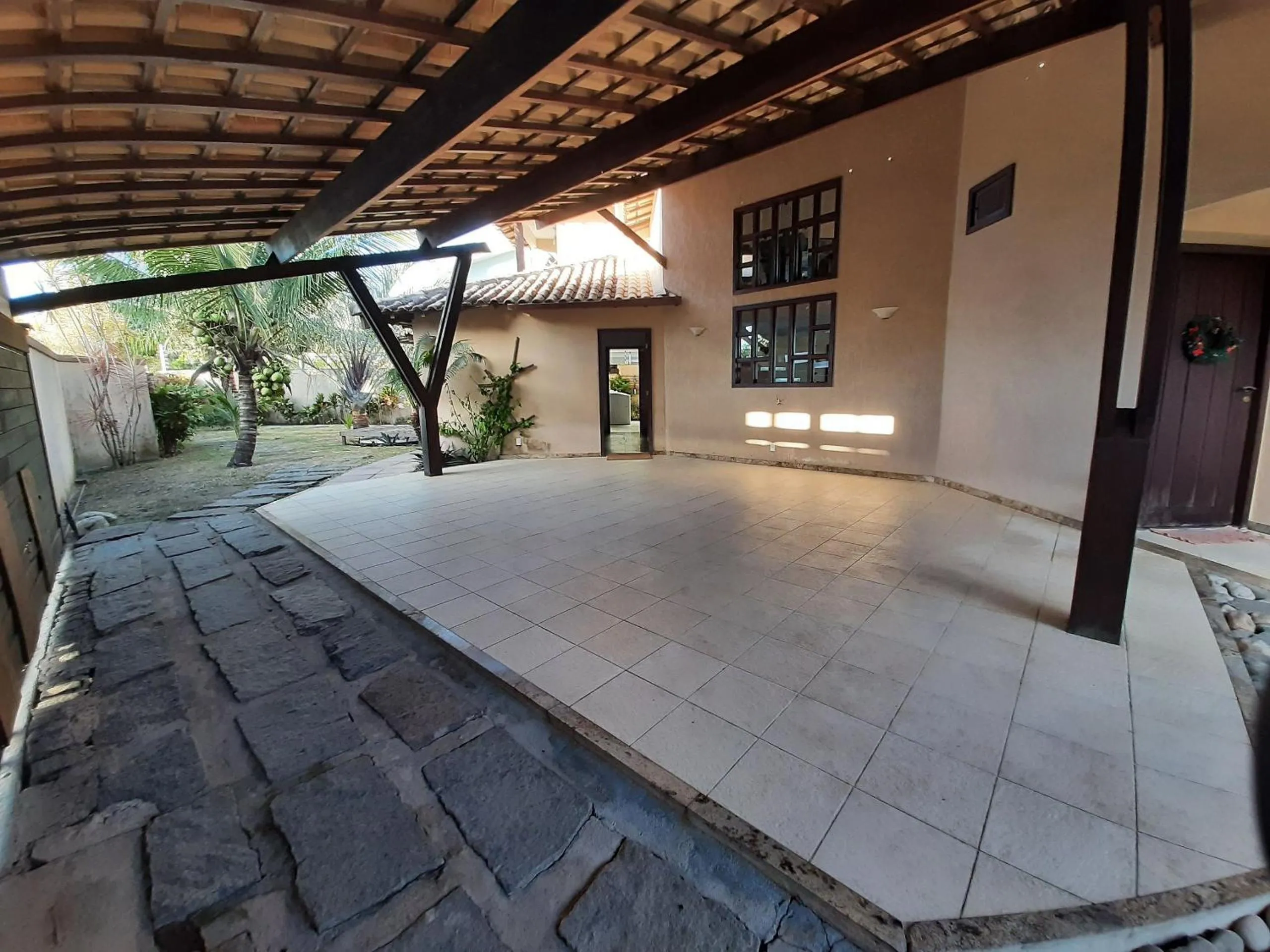 Balcony/Terrace in Casa confortável Vista Mar e Piscina em Taperapuan