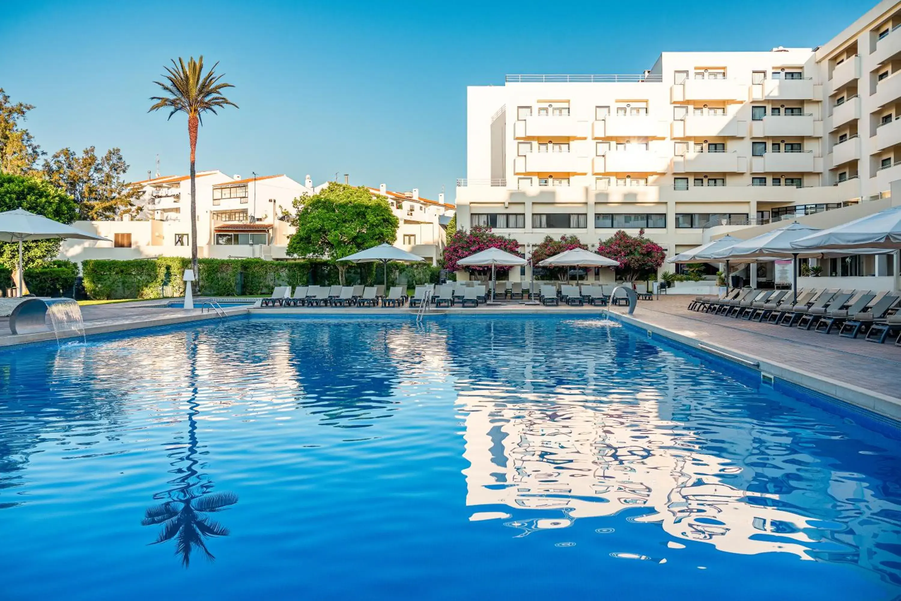 Swimming pool in Albufeira Sol Hotel & Spa Swimming pool in Albufeira Sol Hotel & Spa