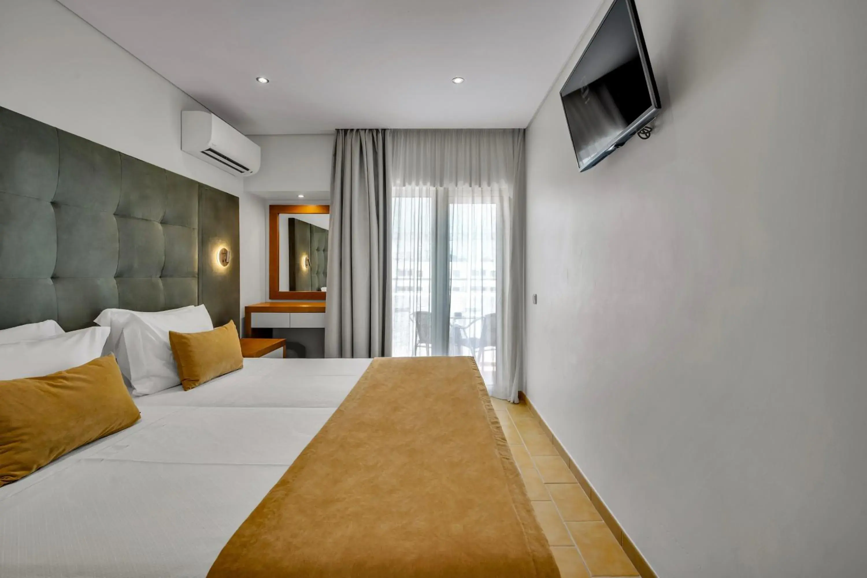 View (from property/room), Bed in Albufeira Sol Hotel & Spa View (from property/room), Bed in Albufeira Sol Hotel & Spa