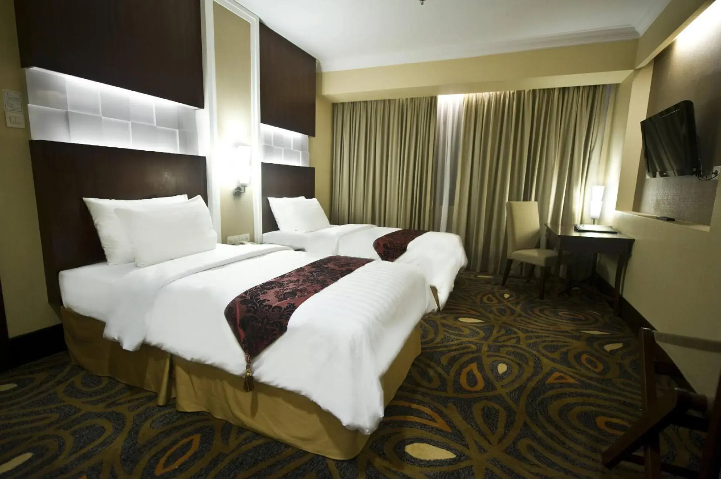 Bed in Emerald Garden International Hotel Bed in Emerald Garden International Hotel