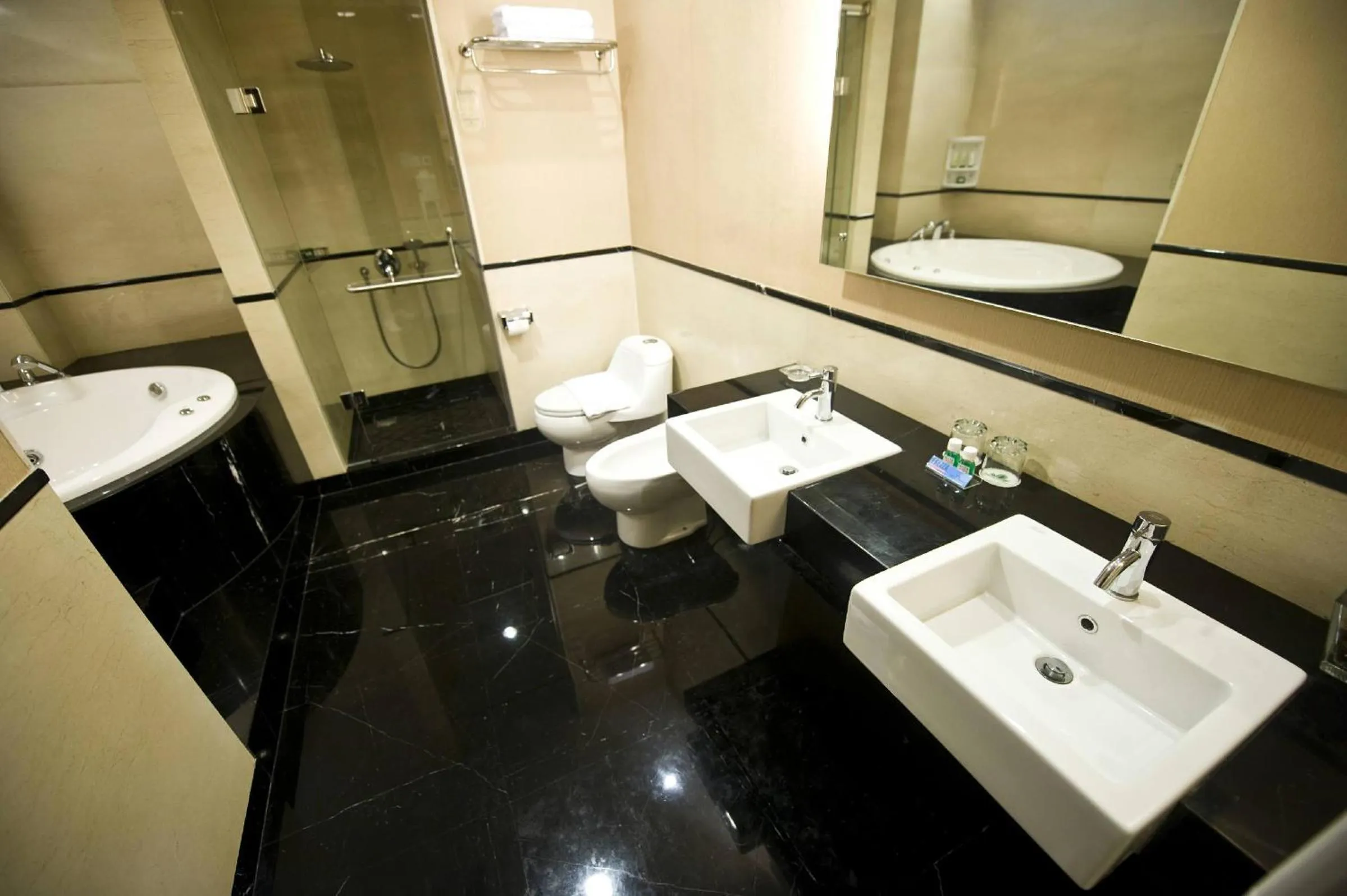 Emerald Garden International Hotel