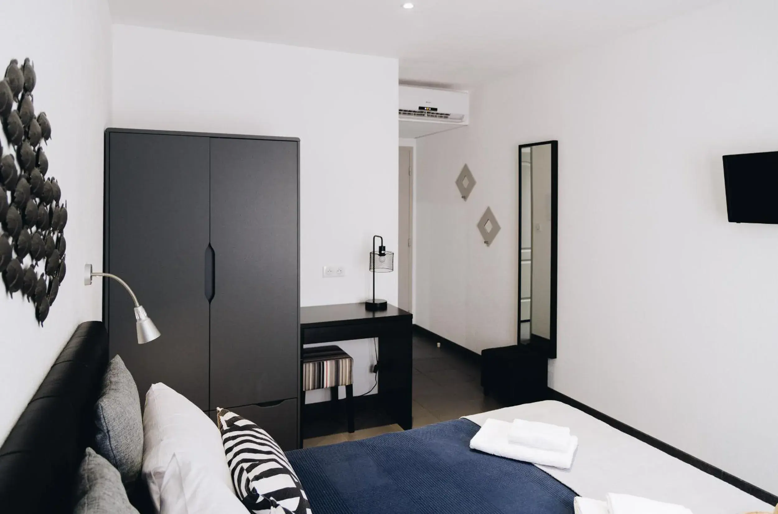 Double Room in Hôtel et Résidence Benista Double Room in Hôtel et Résidence Benista