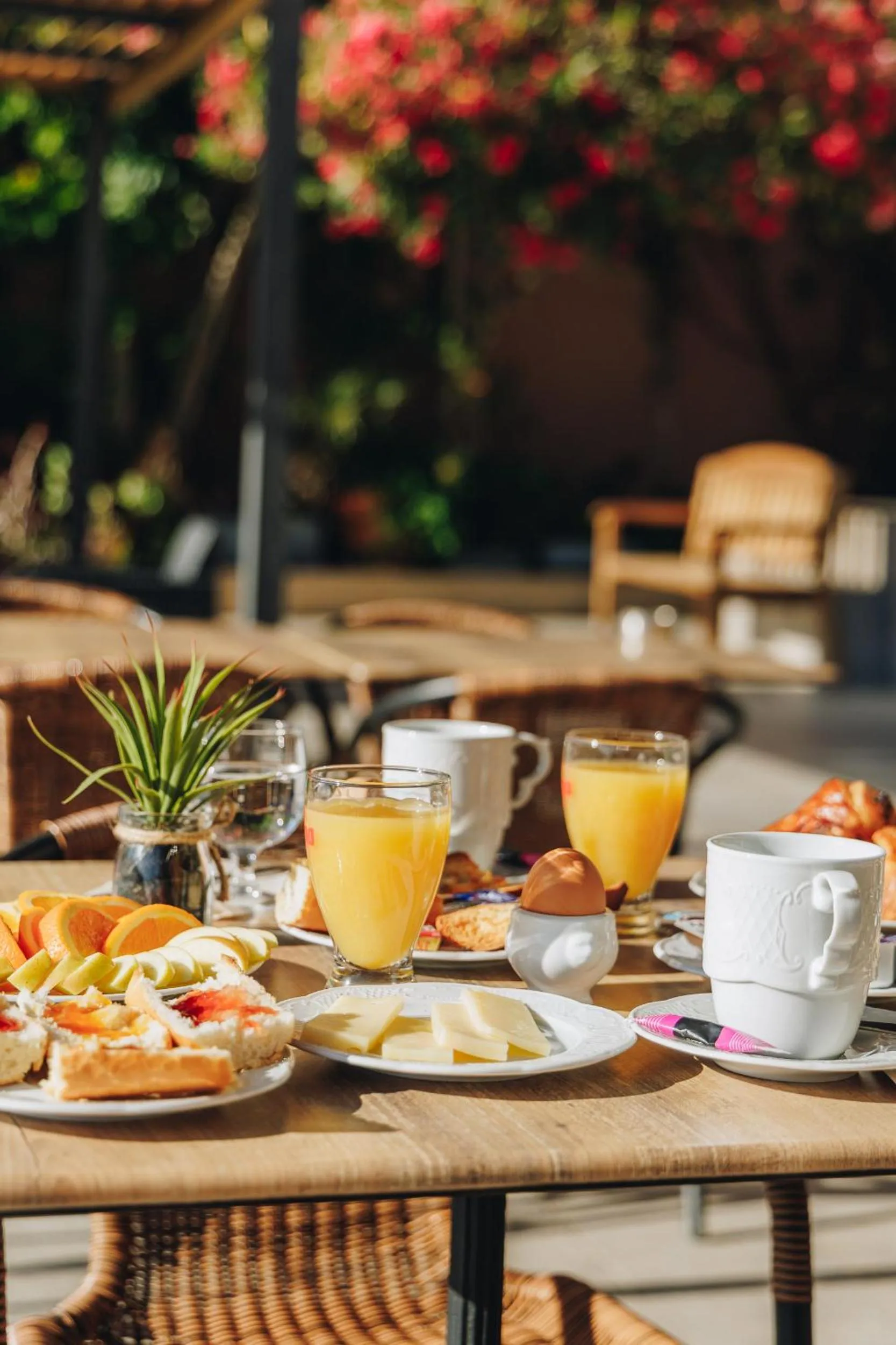 Lounge or bar in Hôtel et Résidence Benista