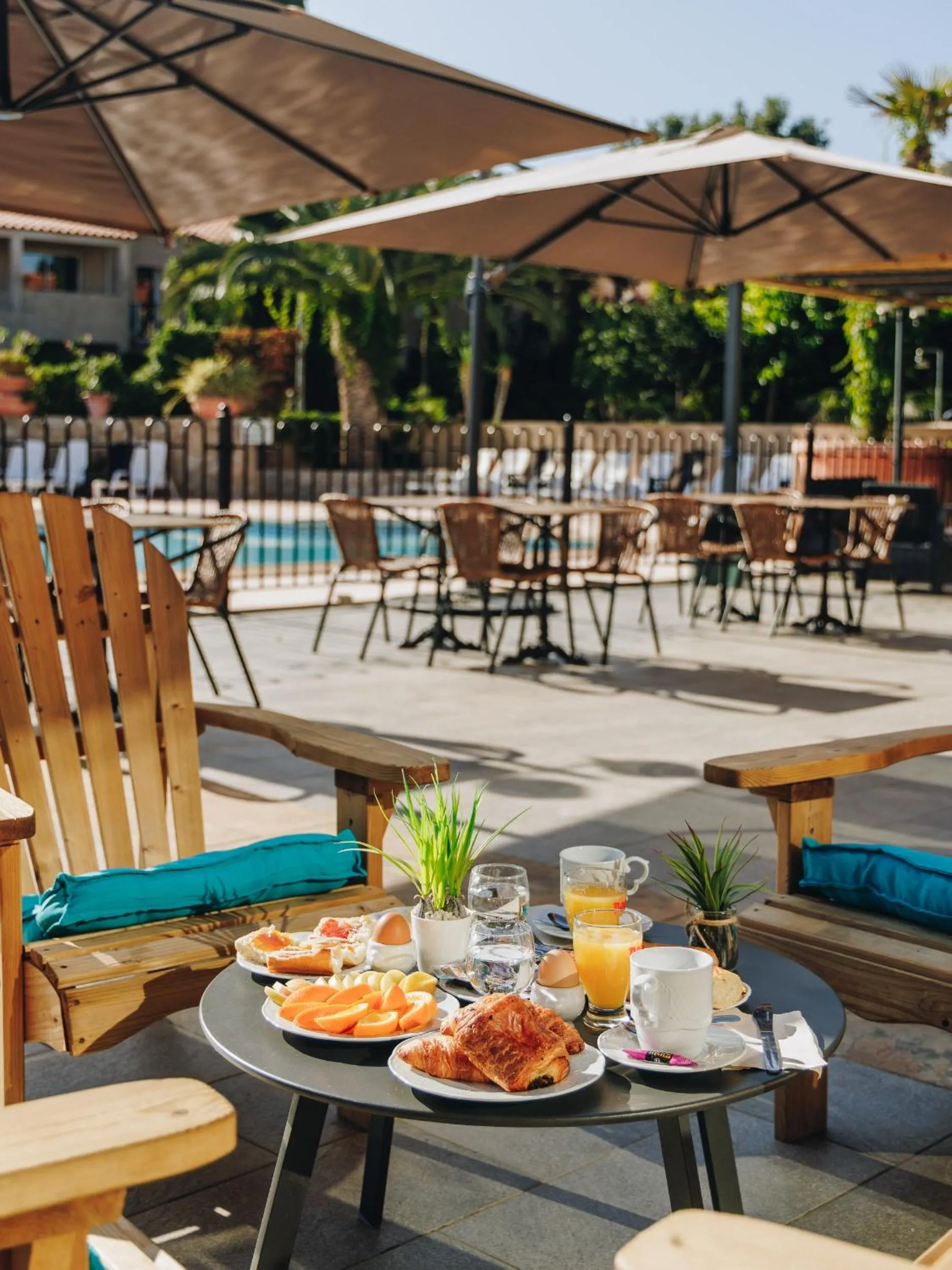 Lounge or bar in Hôtel et Résidence Benista