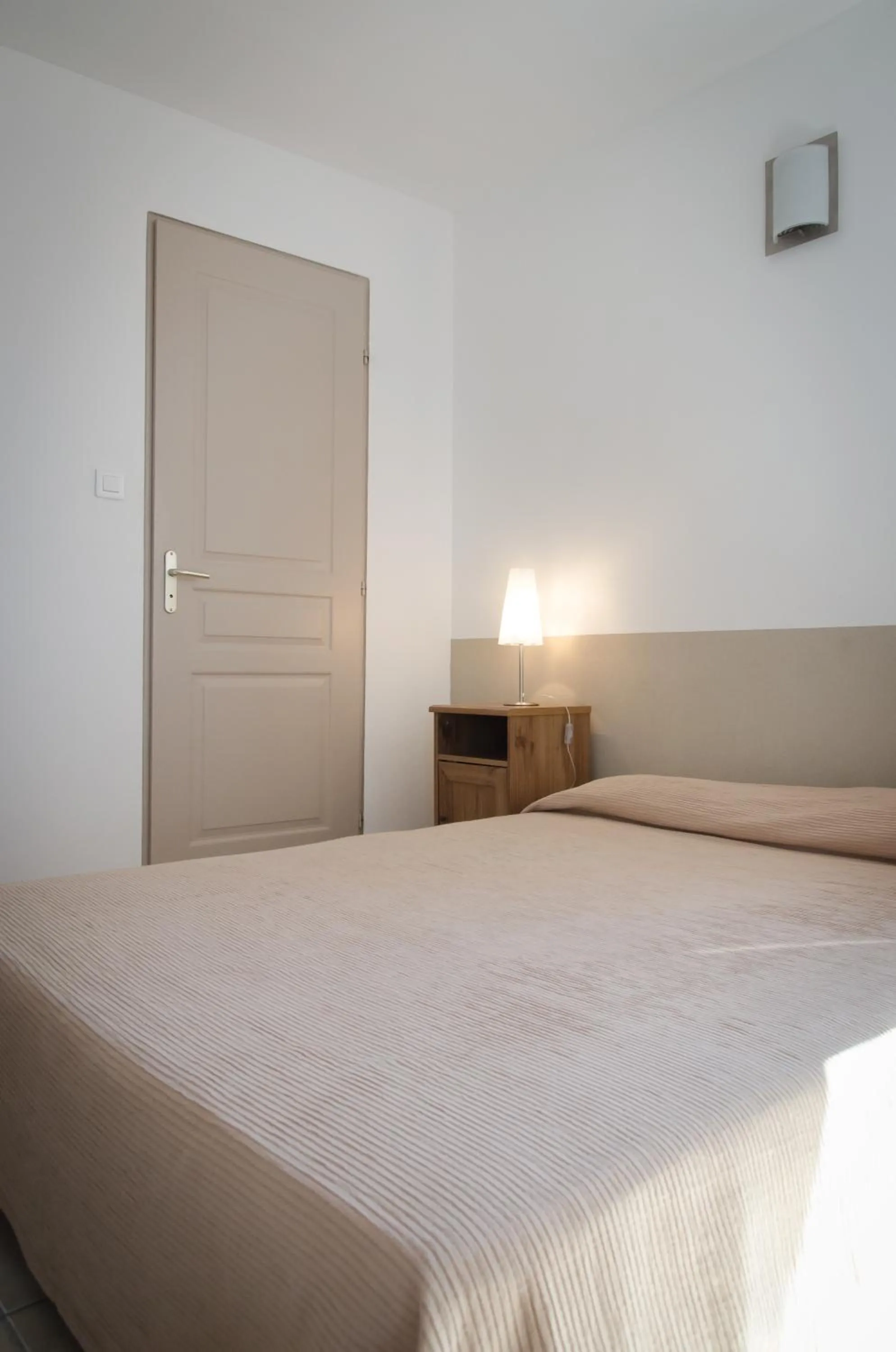 Bedroom, Bed in Hôtel et Résidence Benista