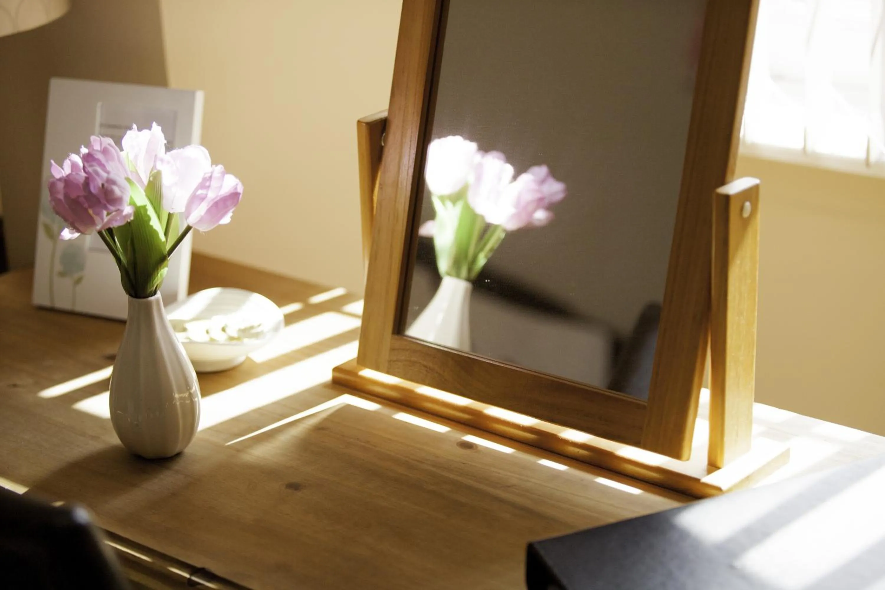 Decorative detail in The White Swan Inn