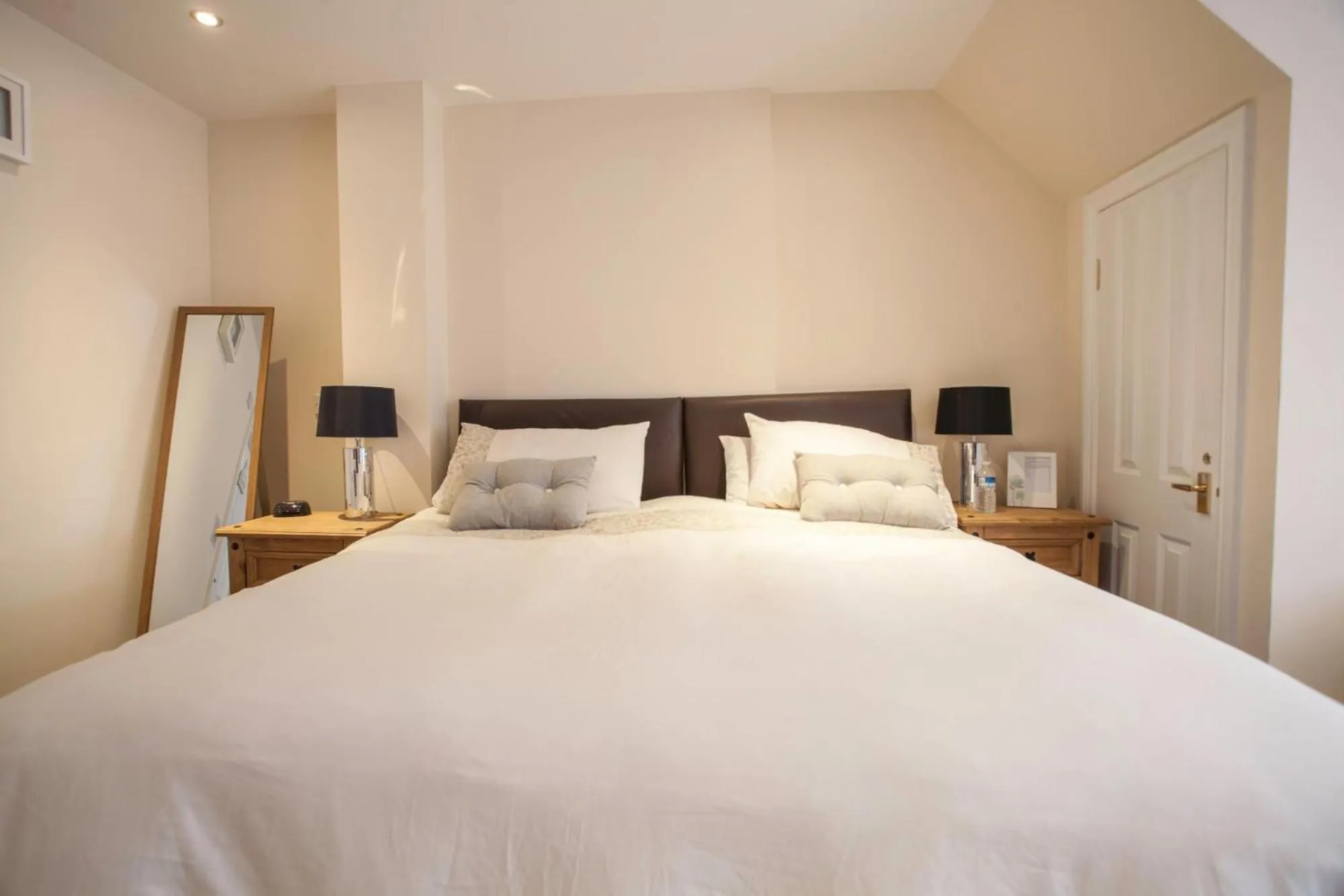 Bed in The White Swan Inn