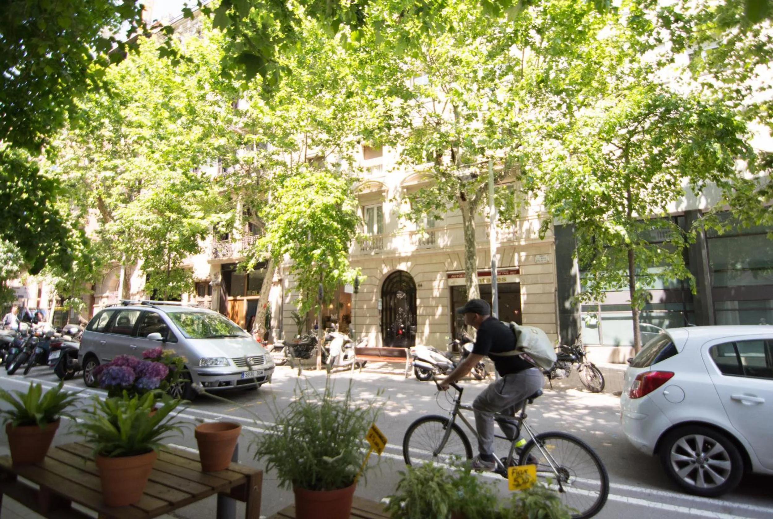 Facade/entrance in LeMar by Aspasios