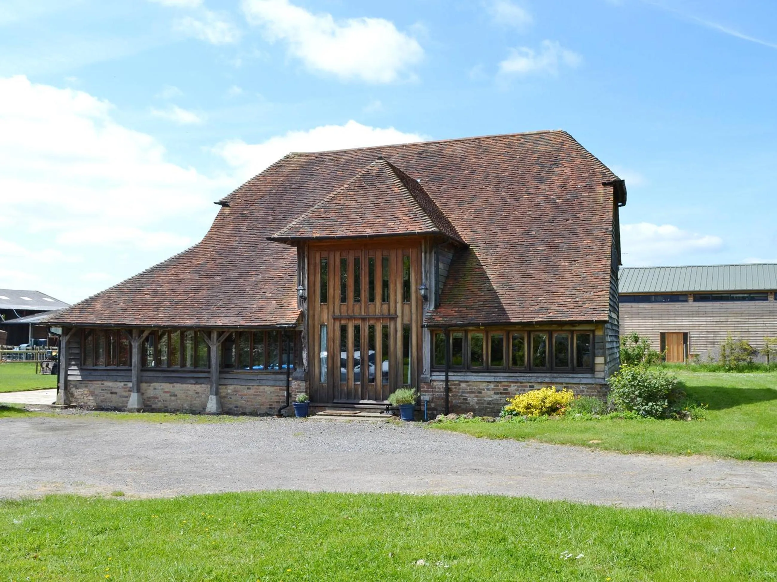 Property building in Romden Barn
