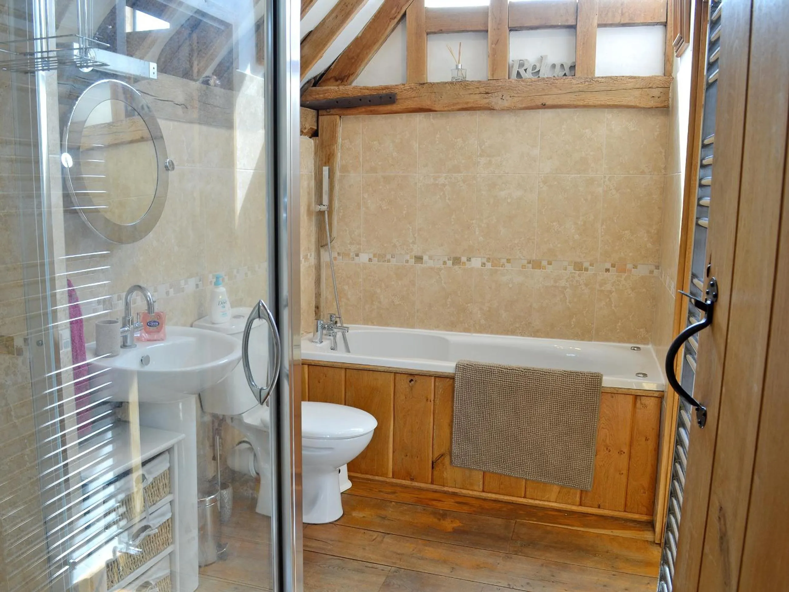 Property building in Romden Barn