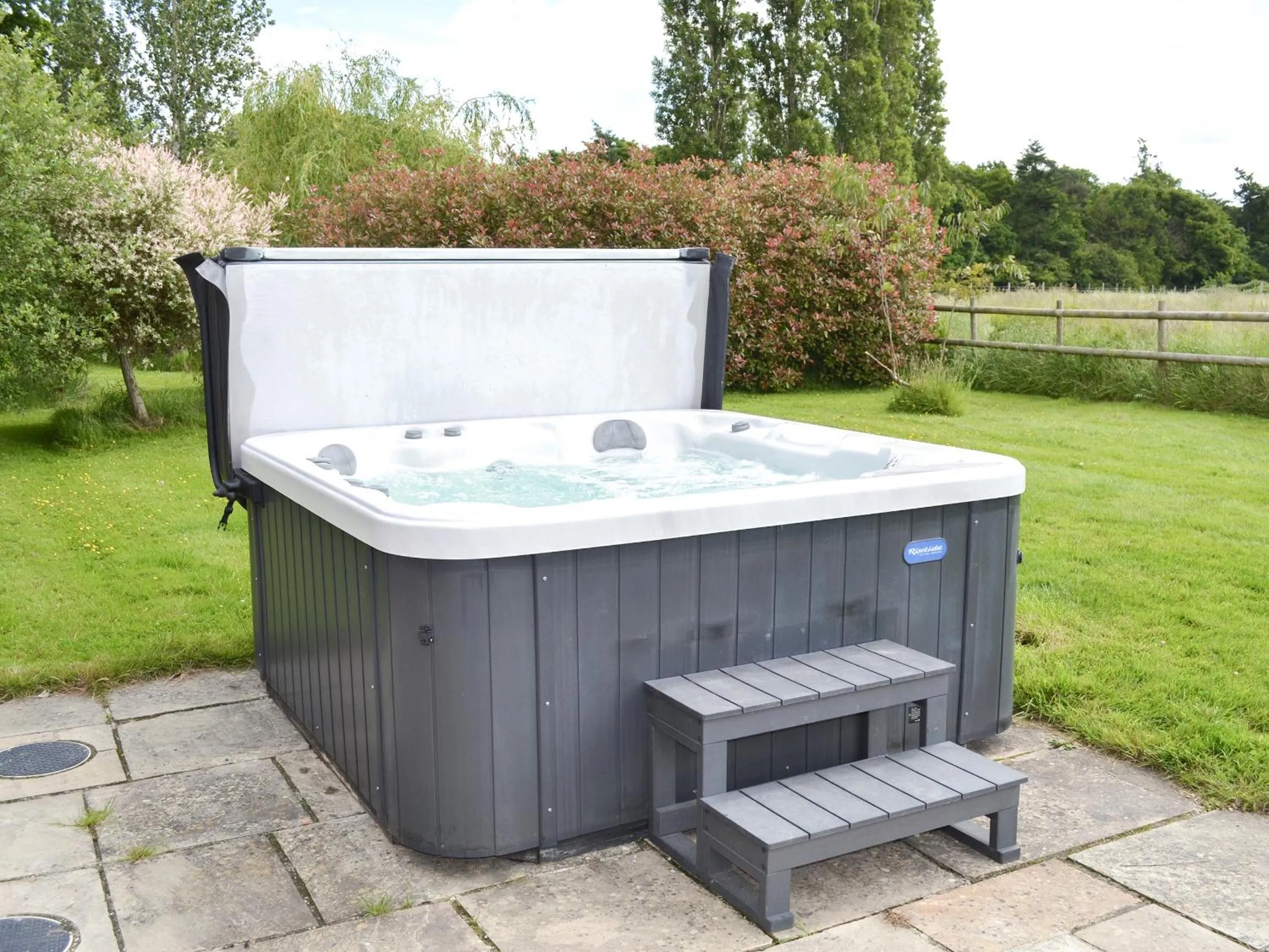 Hot Tub in Romden Barn