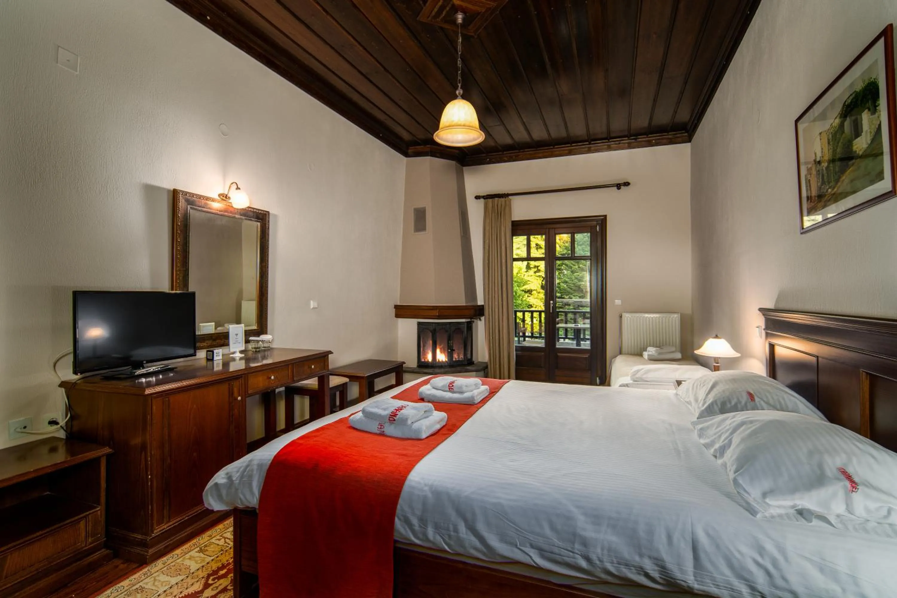 Photo of the whole room, Bed in Hotel Giamandes