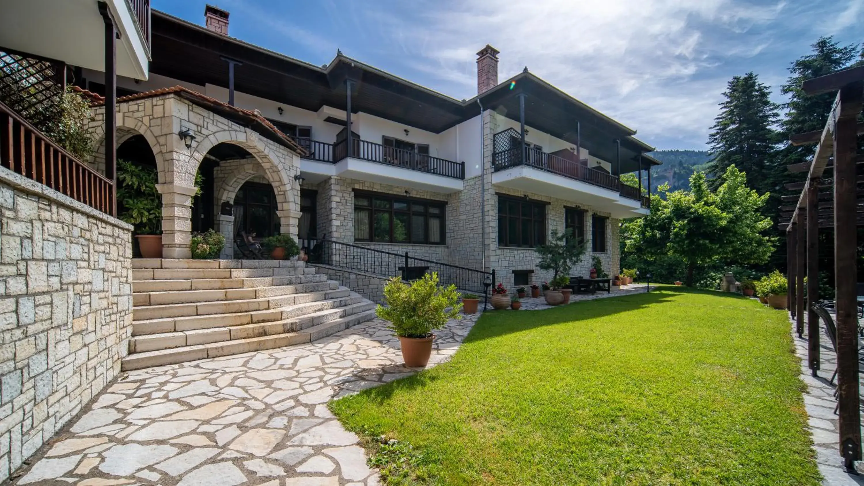 Property building in Hotel Giamandes Property building in Hotel Giamandes