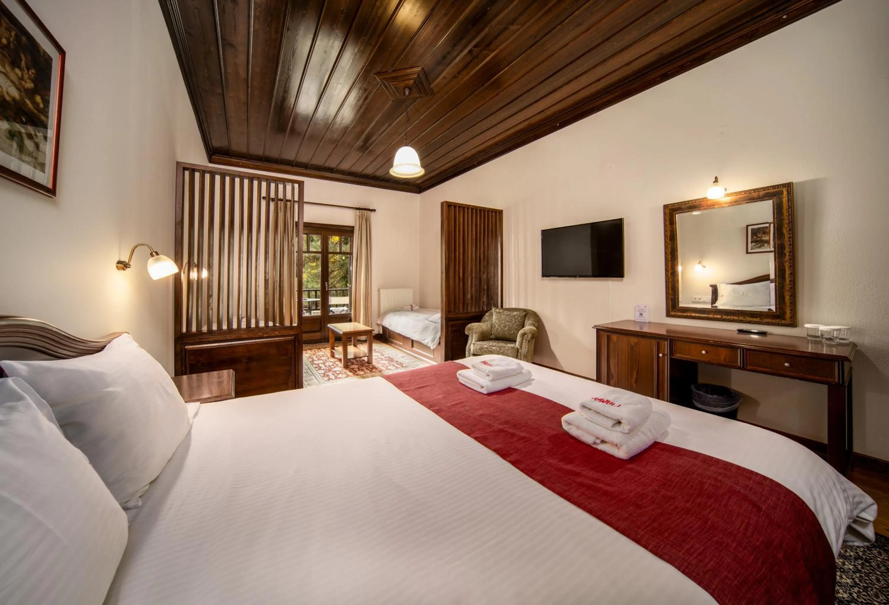 Photo of the whole room, Bed in Hotel Giamandes