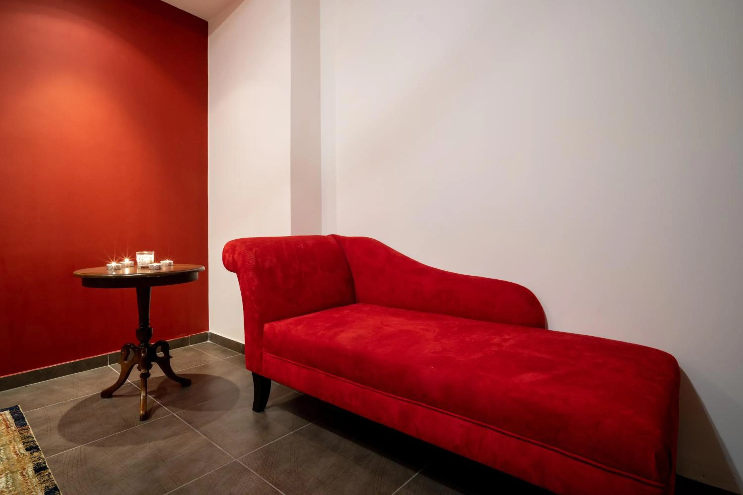 Seating area in Hotel Giamandes