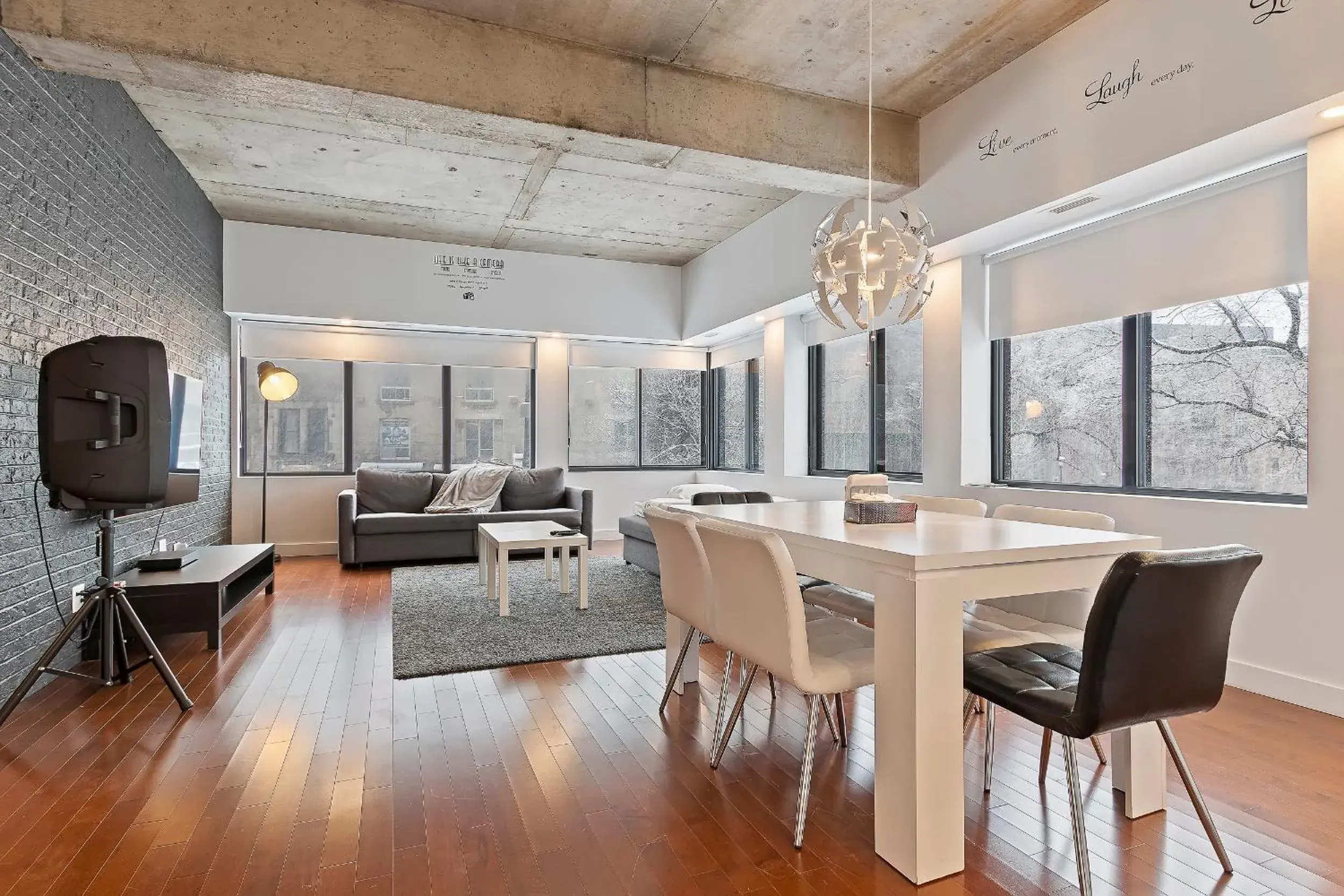 Three-Bedroom Apartment in mtlFlats - Condotel Le Luxe Three-Bedroom Apartment in mtlFlats - Condotel Le Luxe