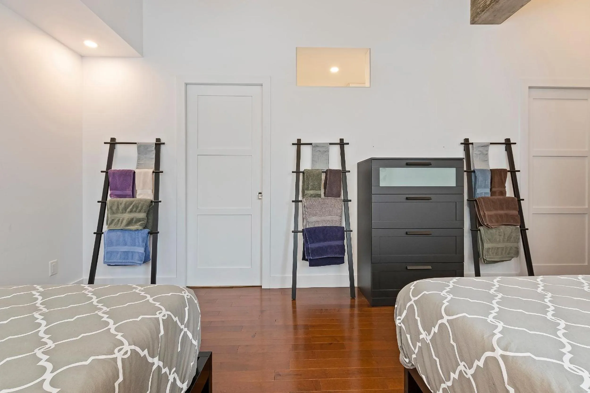 Bedroom, Bed in mtlFlats - Condotel Le Luxe