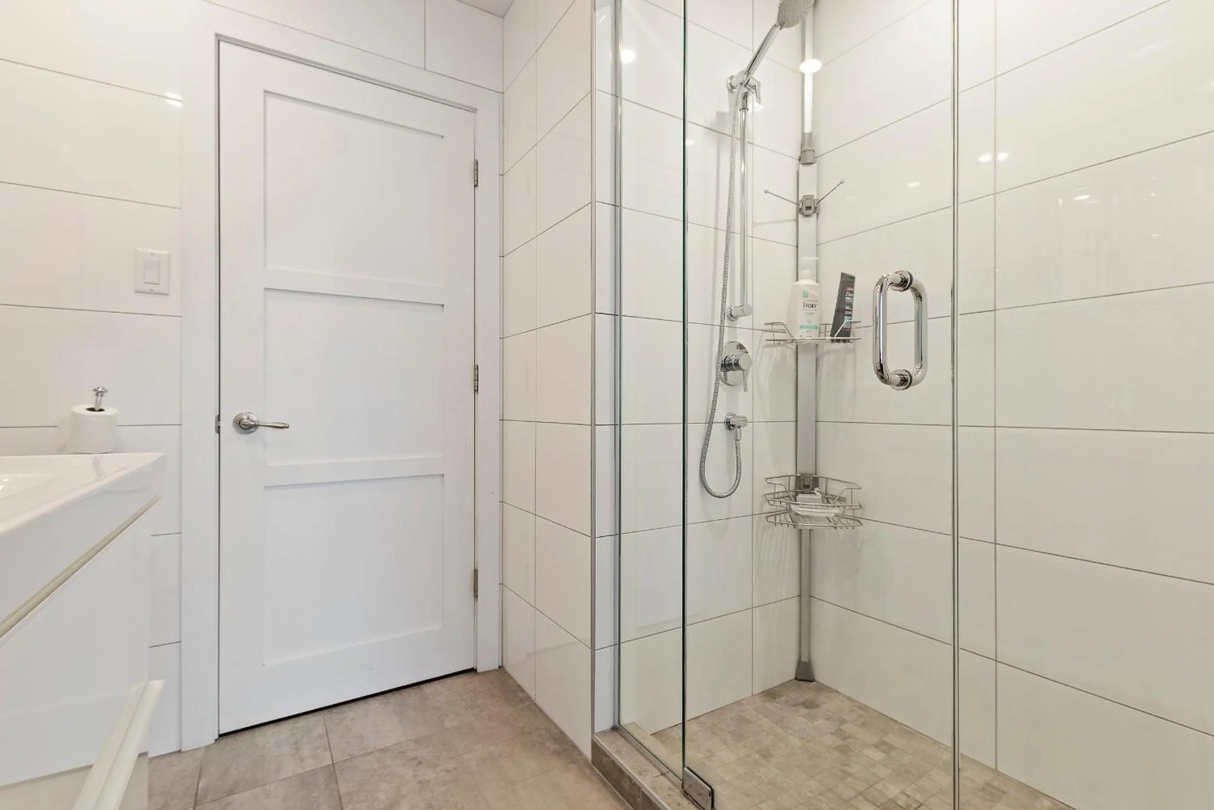 Shower in mtlFlats - Condotel Le Luxe