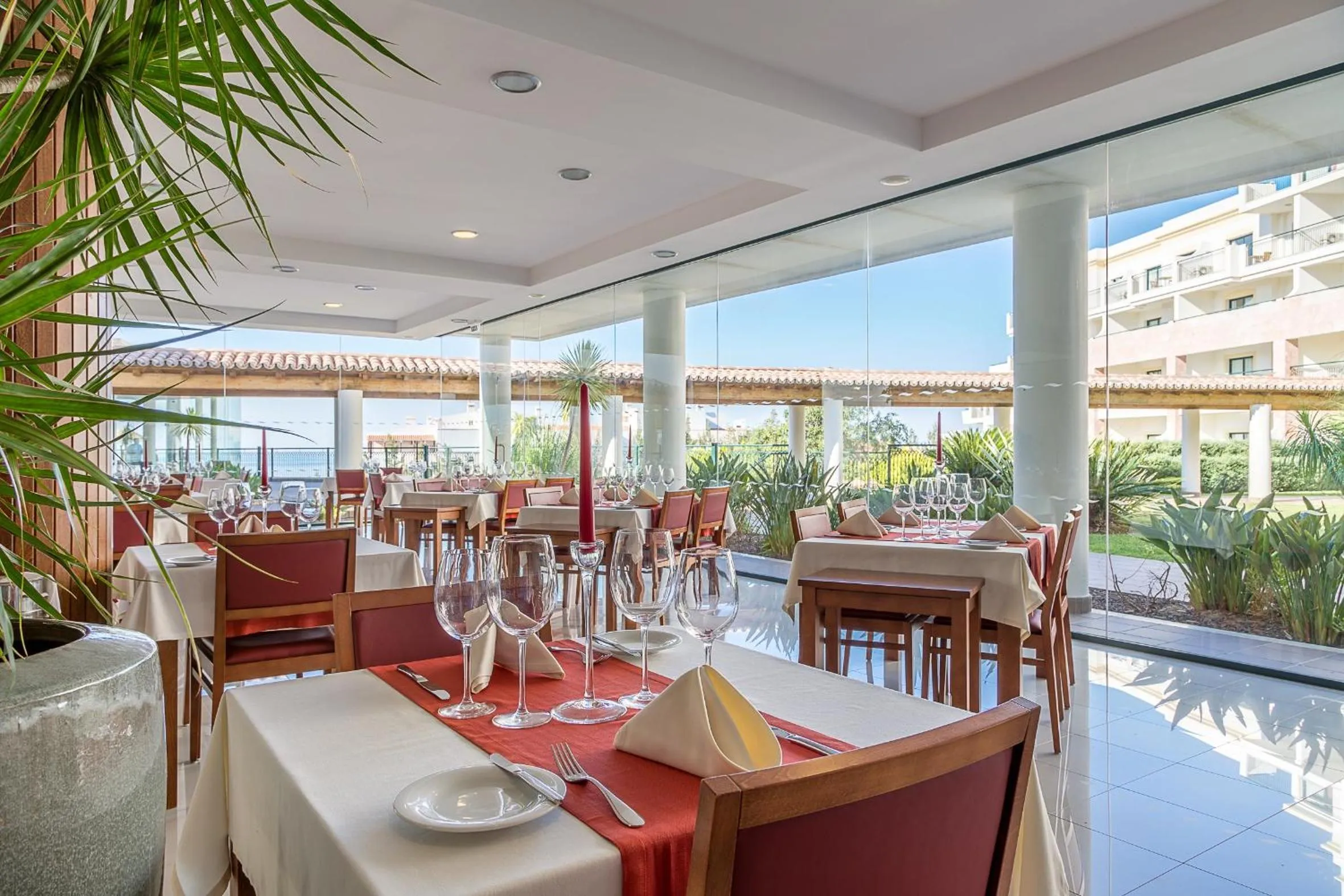 Restaurant/places to eat in Cerro Mar Atlantico & Cerro Mar Garden