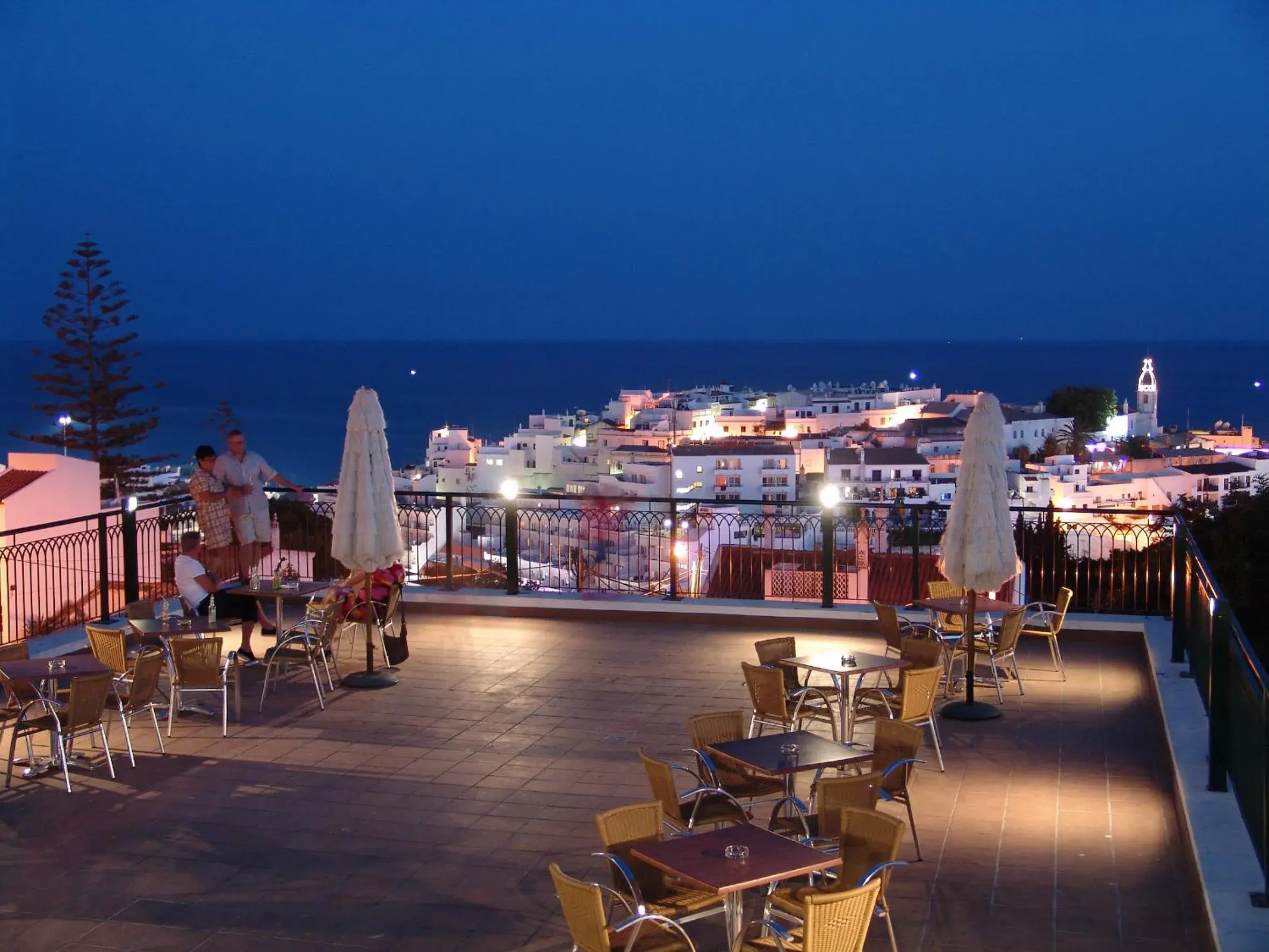 Restaurant/places to eat in Cerro Mar Atlantico & Cerro Mar Garden Restaurant/places to eat in Cerro Mar Atlantico & Cerro Mar Garden