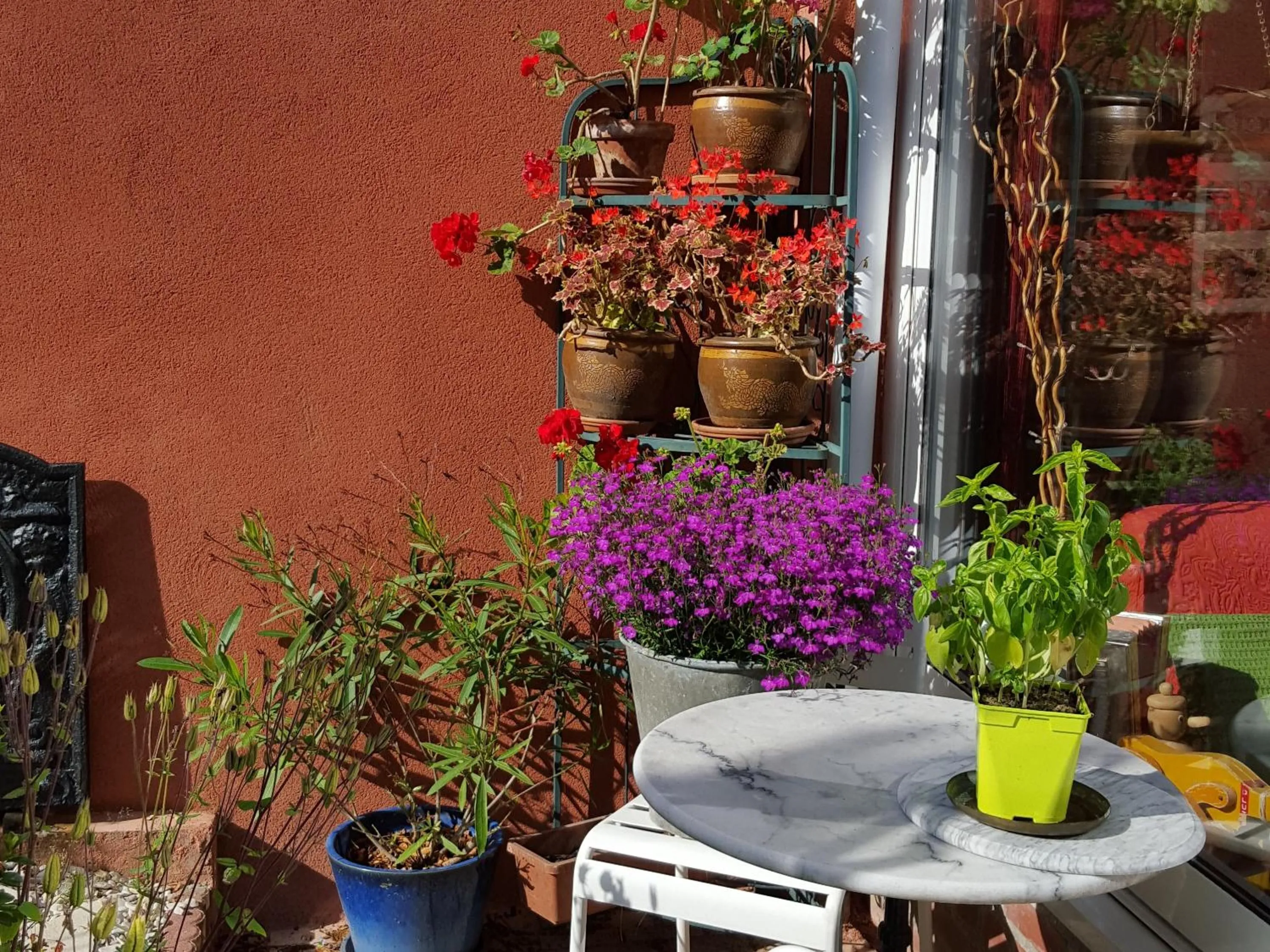 Property building in Au Troubadour