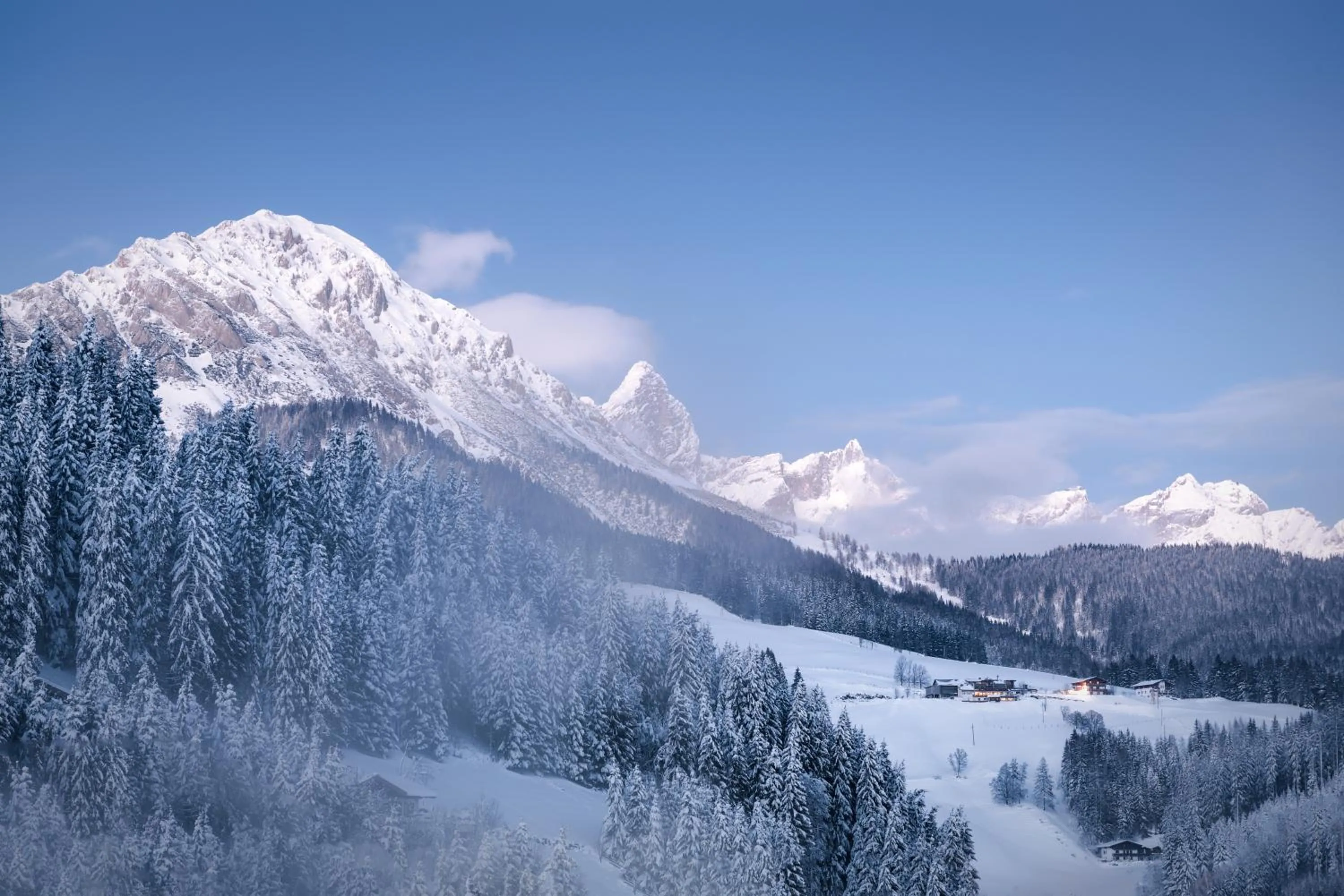 Skiing in meiZeit Lodge