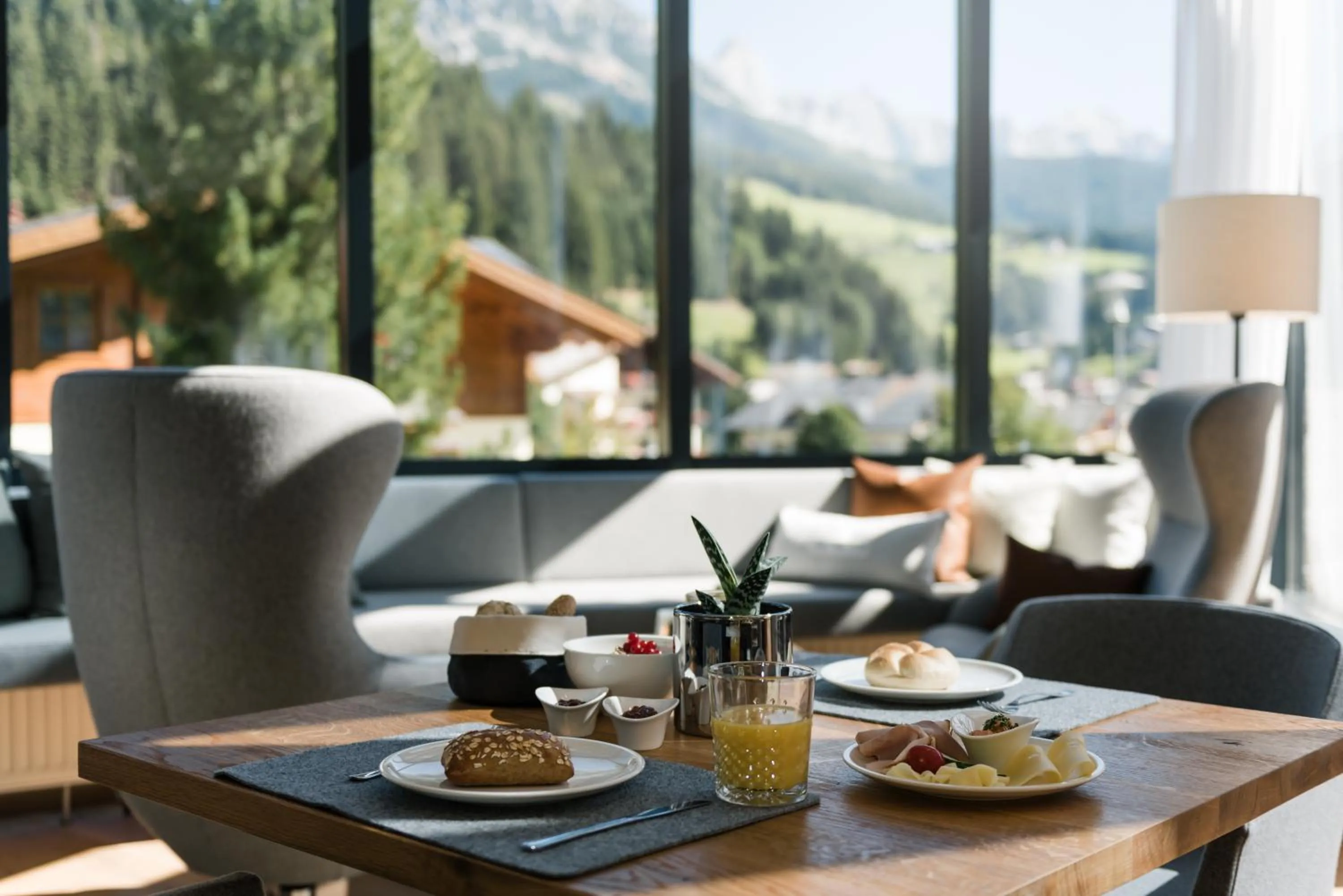 Breakfast in meiZeit Lodge