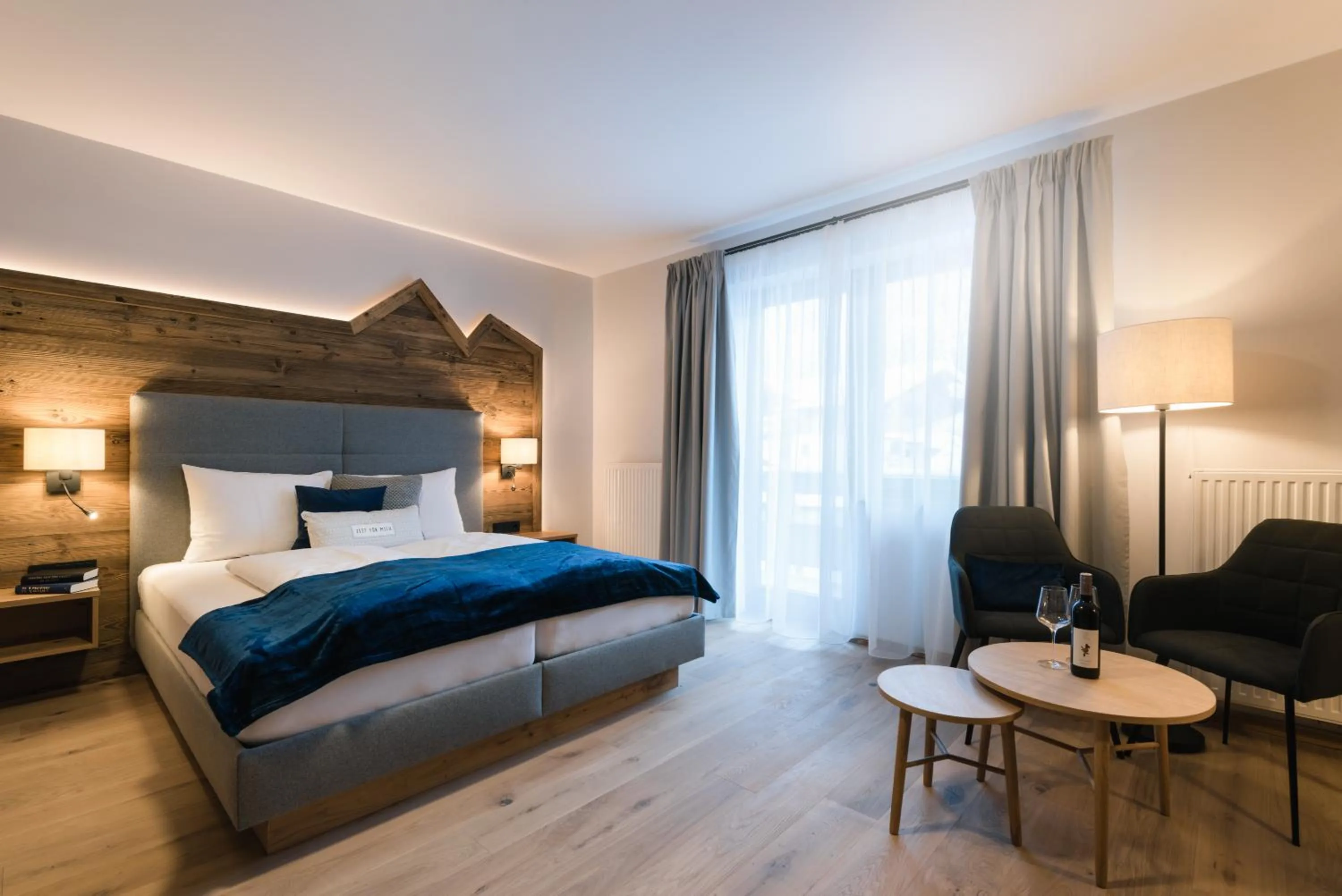 Photo of the whole room, Bed in meiZeit Lodge