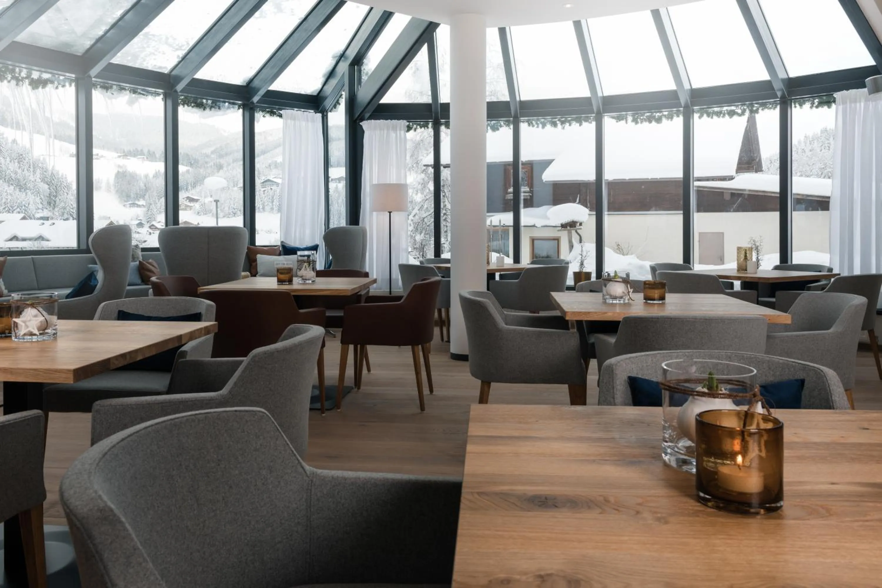 Lounge or bar in meiZeit Lodge