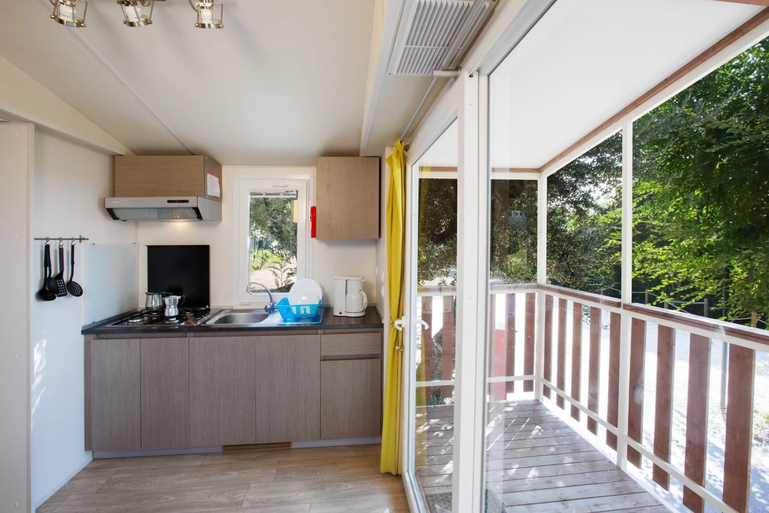 Kitchen or kitchenette in La Rocca Camping Village